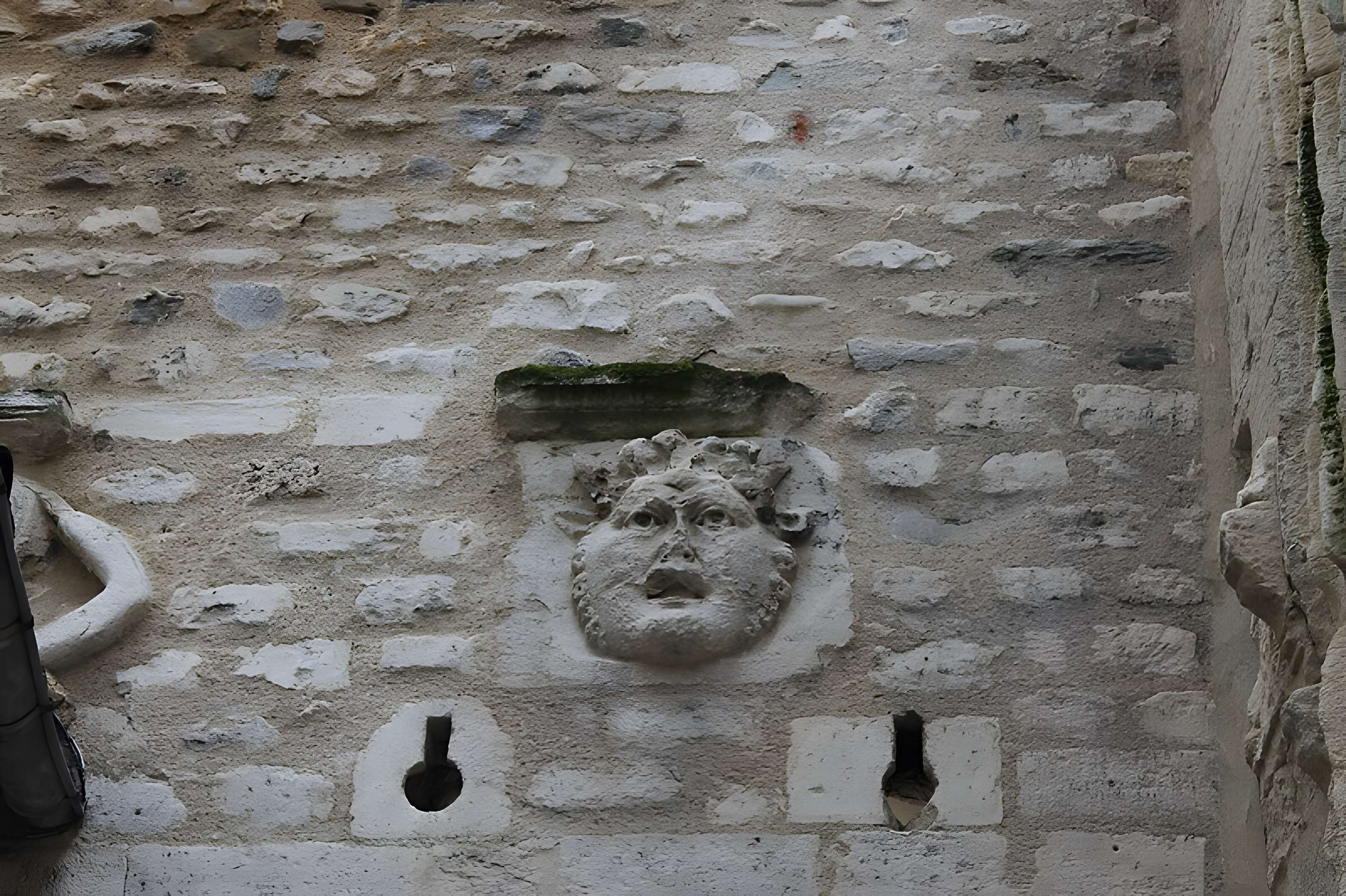 Portique romain du Forum de Vienne