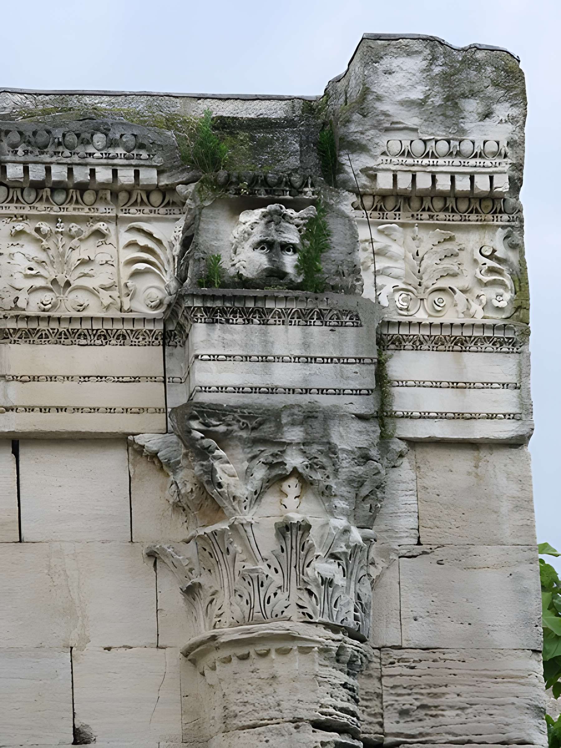 Portique romain du Forum de Vienne