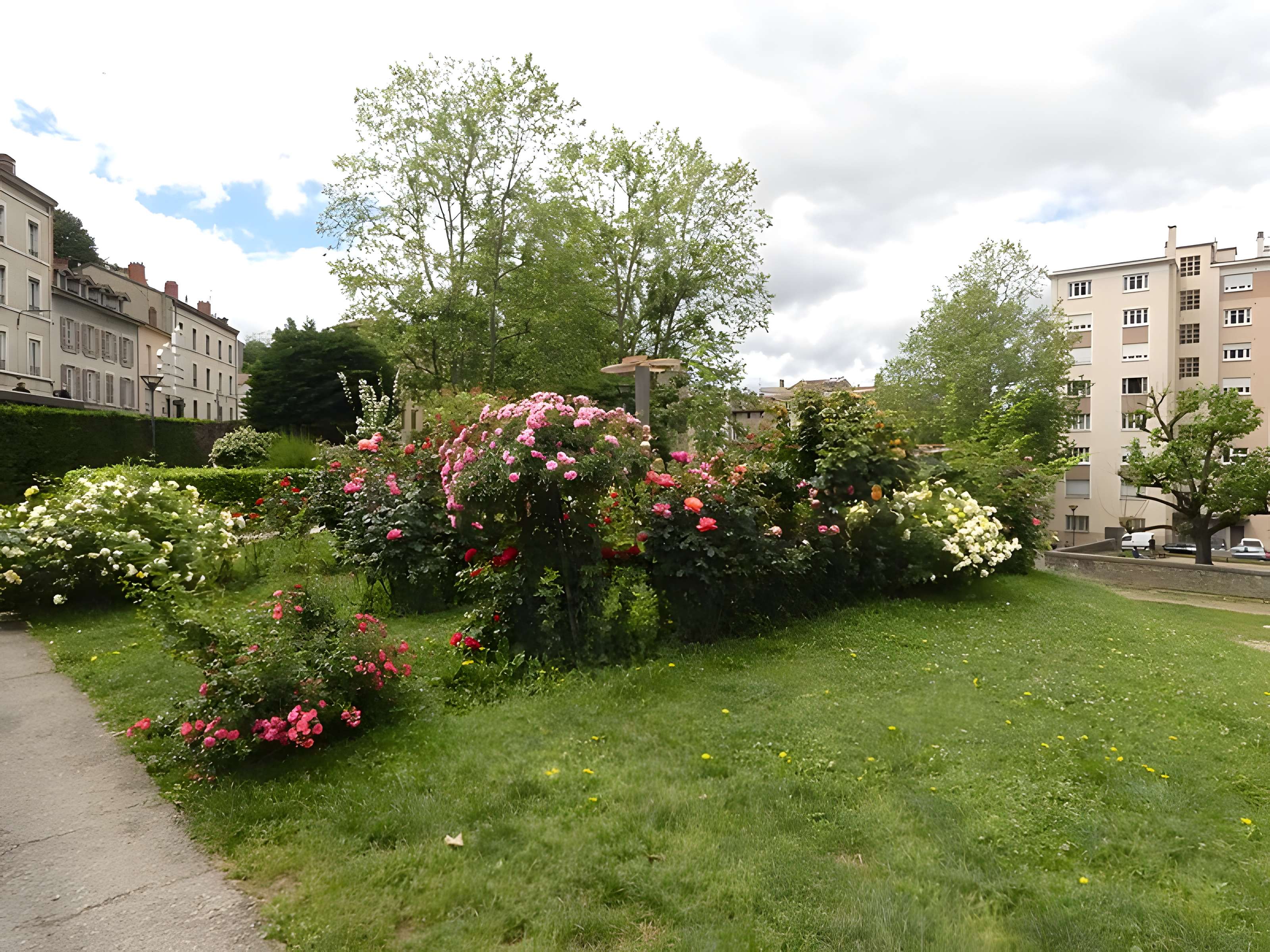 Portique romain du Forum de Vienne
