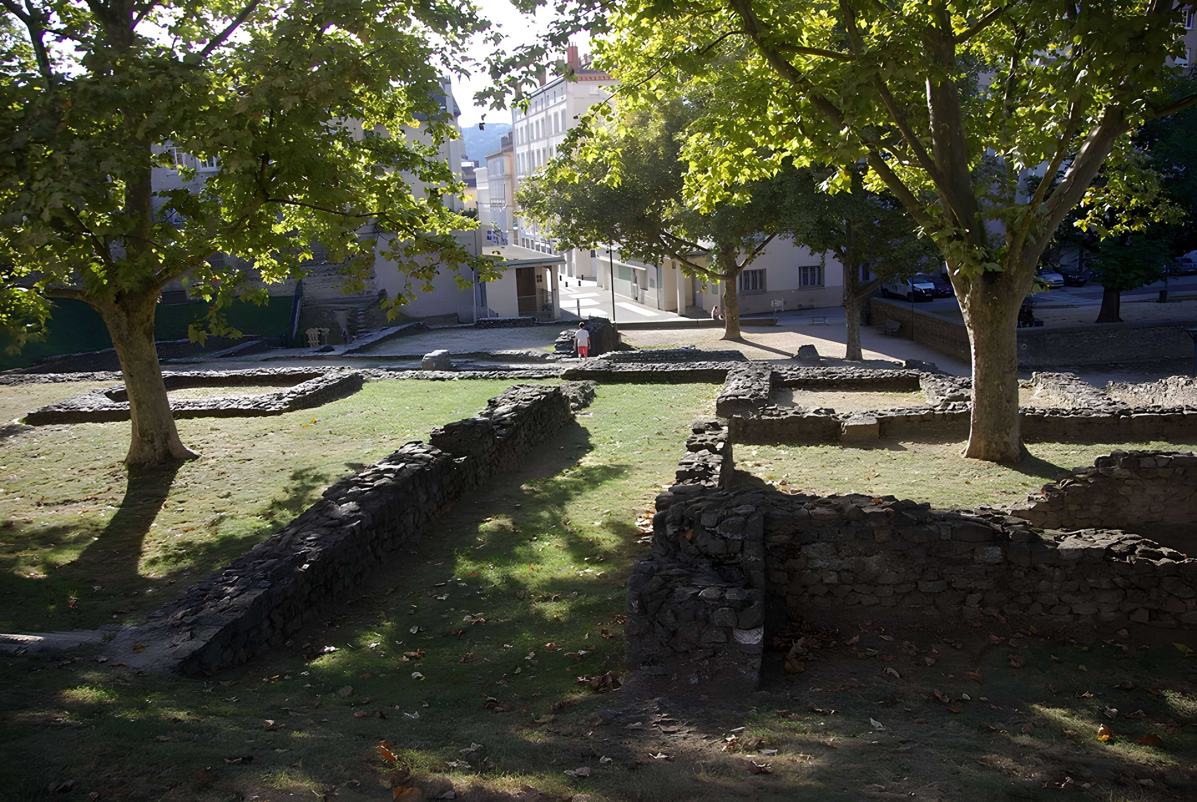 Portique romain du Forum de Vienne