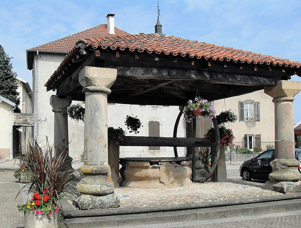 Puits couvert de Poussay