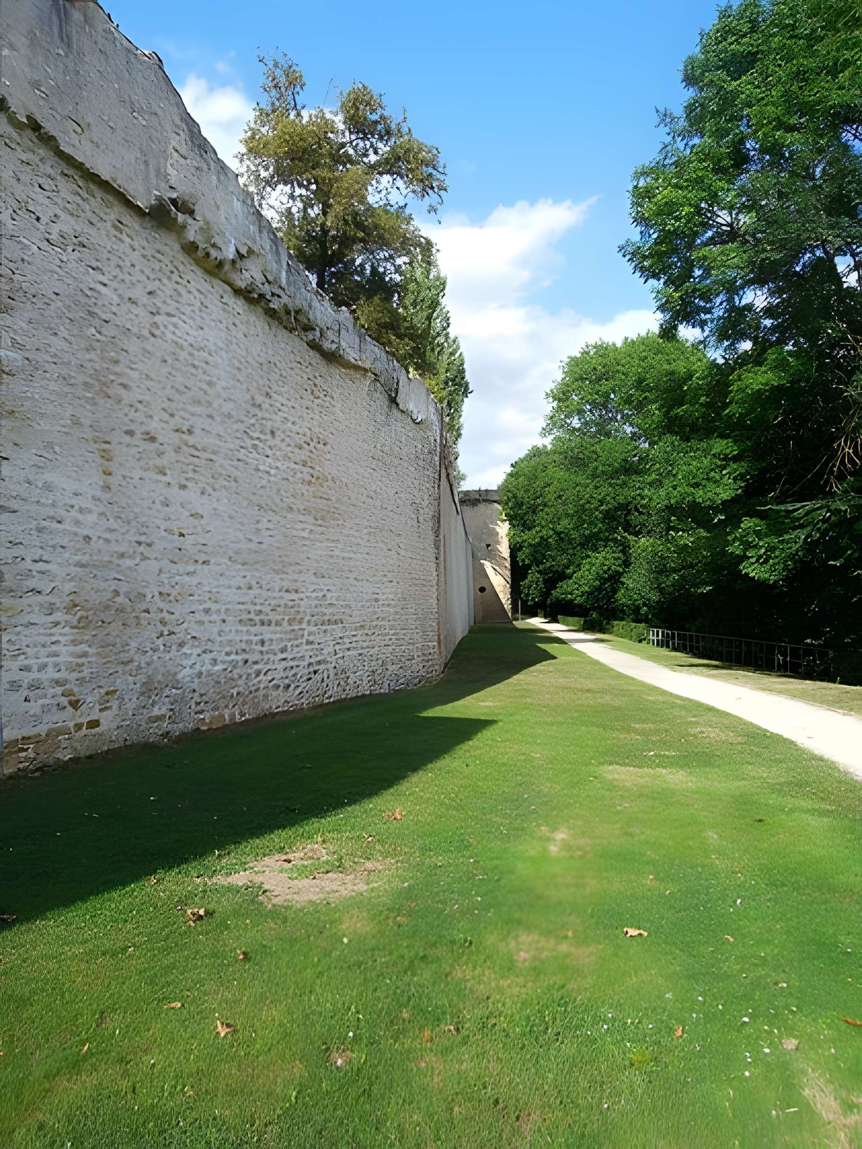 Remparts médiévaux de Metz 