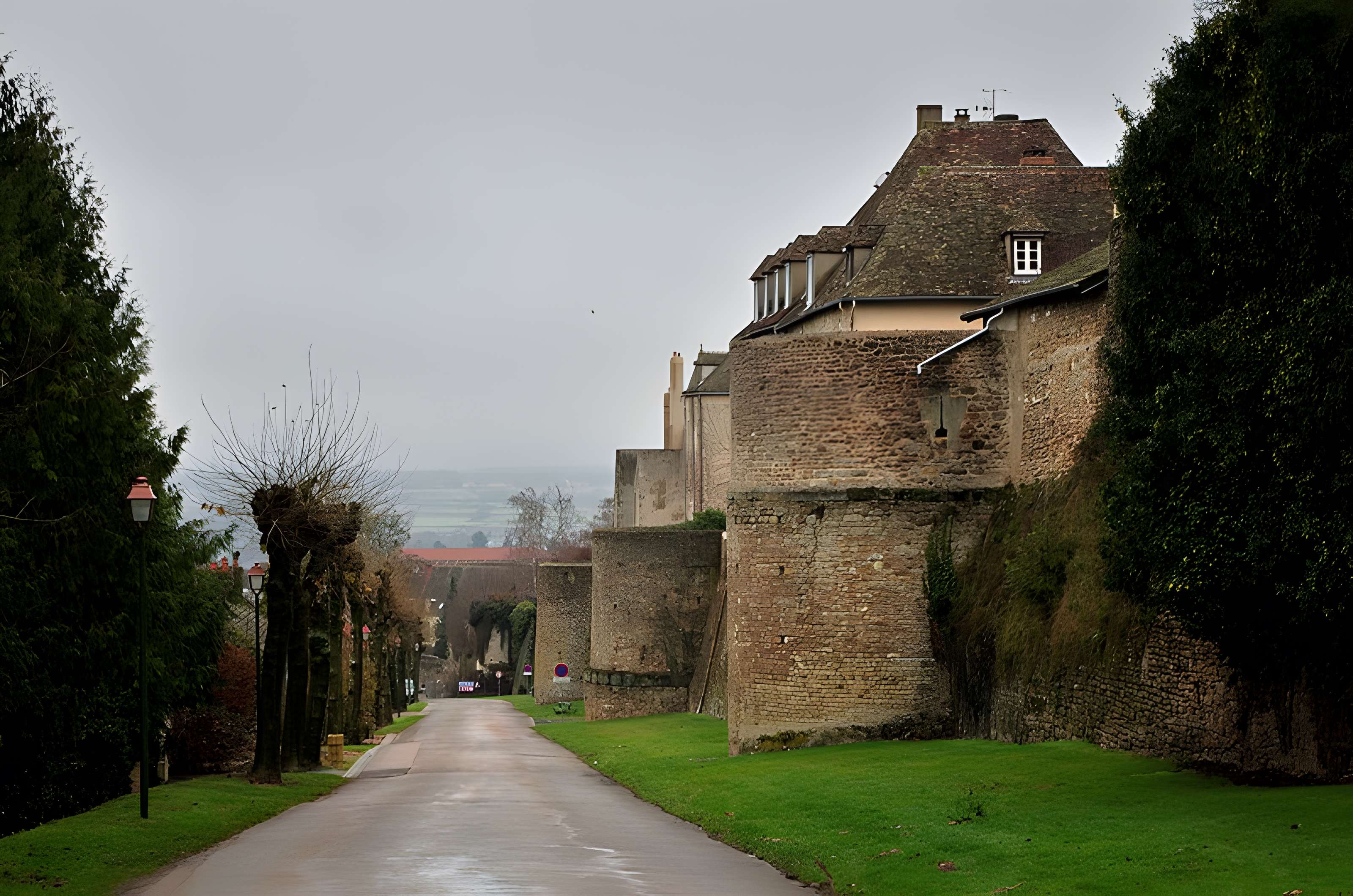 Remparts romains d'Autun
