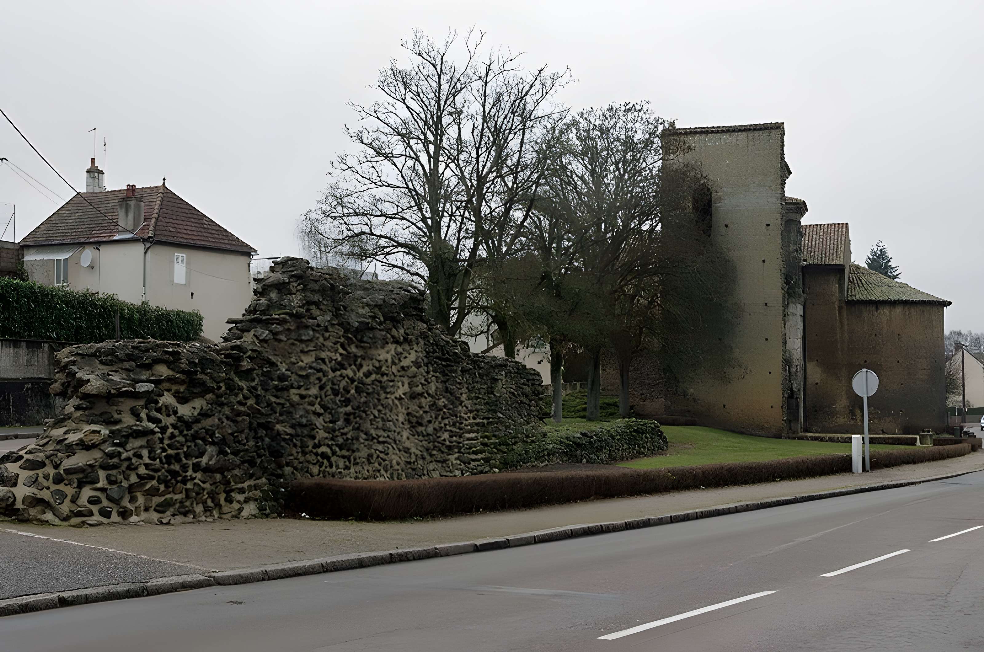 Remparts romains d'Autun