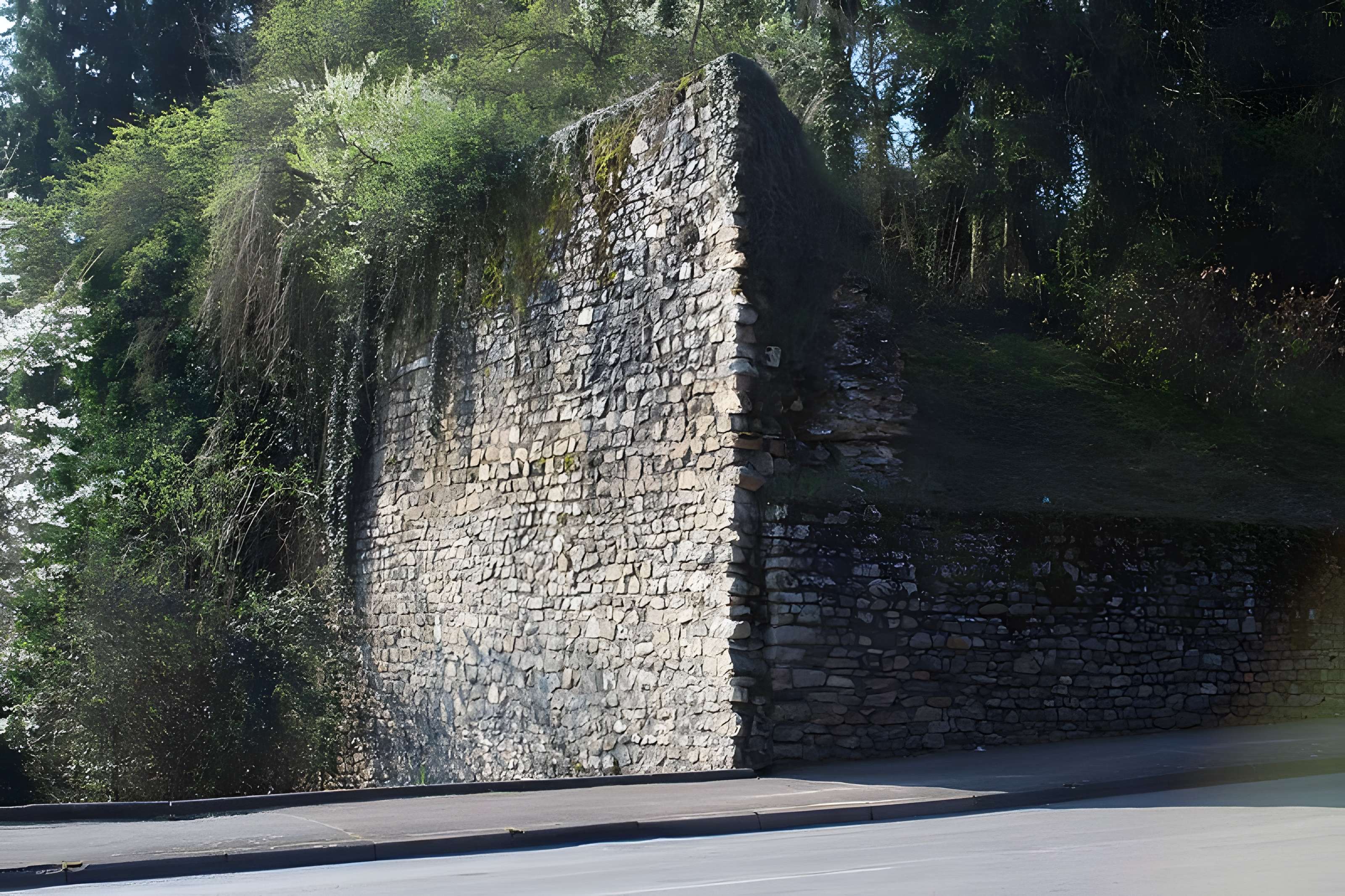 Remparts romains d'Autun