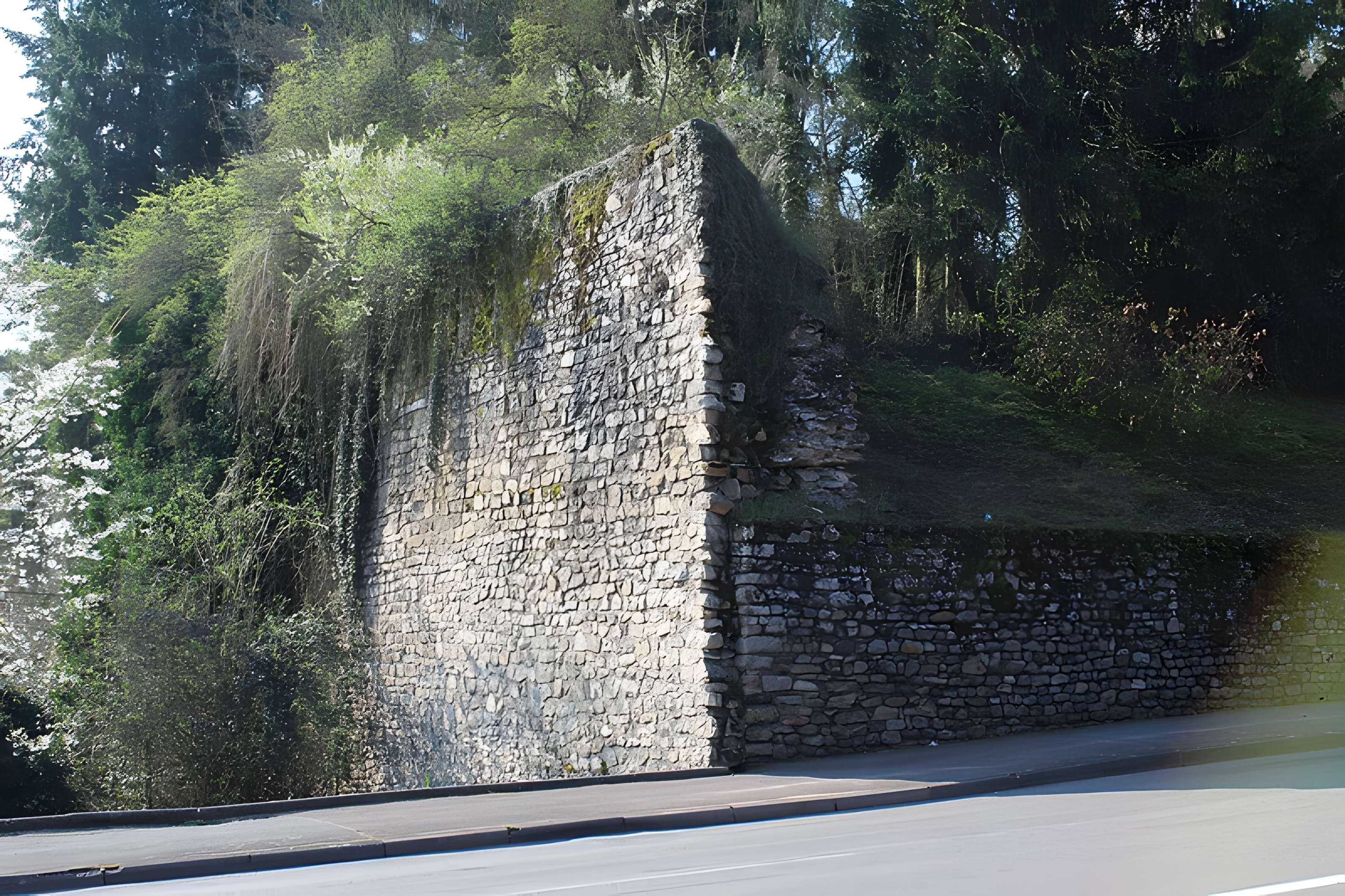 Remparts romains d'Autun