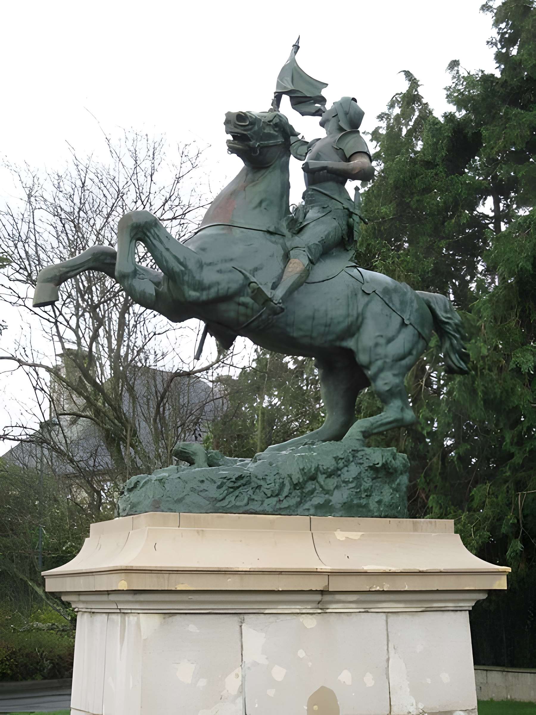 Statue de Jeanne d'Arc à Montebourg 