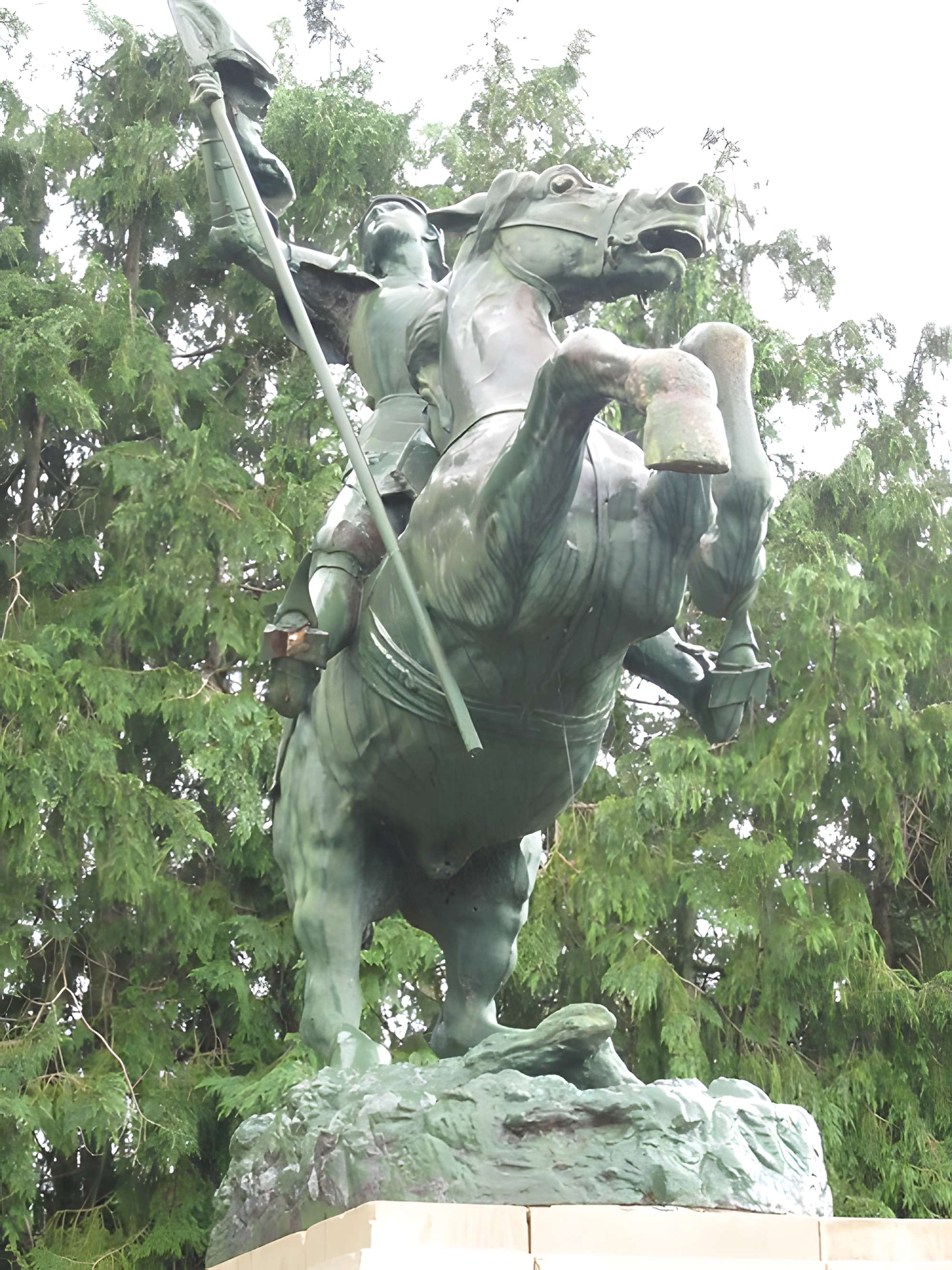 Statue de Jeanne d'Arc à Montebourg