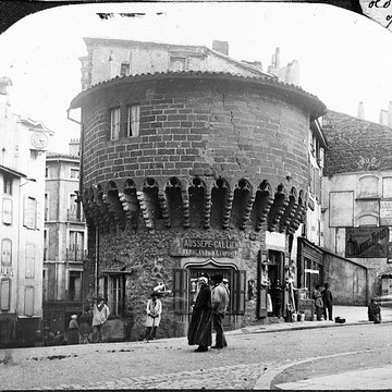 Statue de Lafayette, située près de la tour Pannessac
