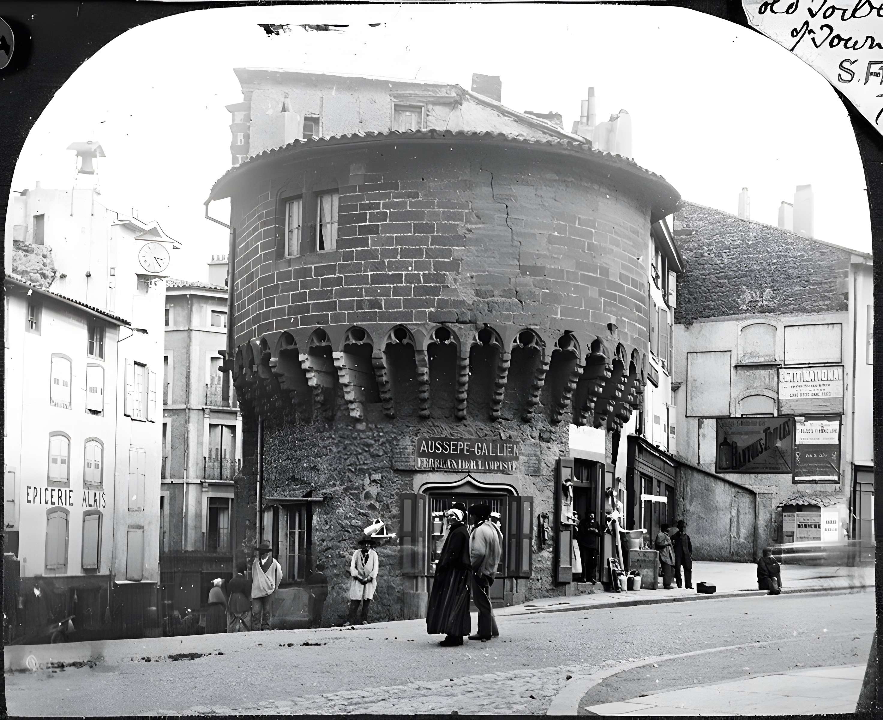 Statue de Lafayette, située près de la tour Pannessac