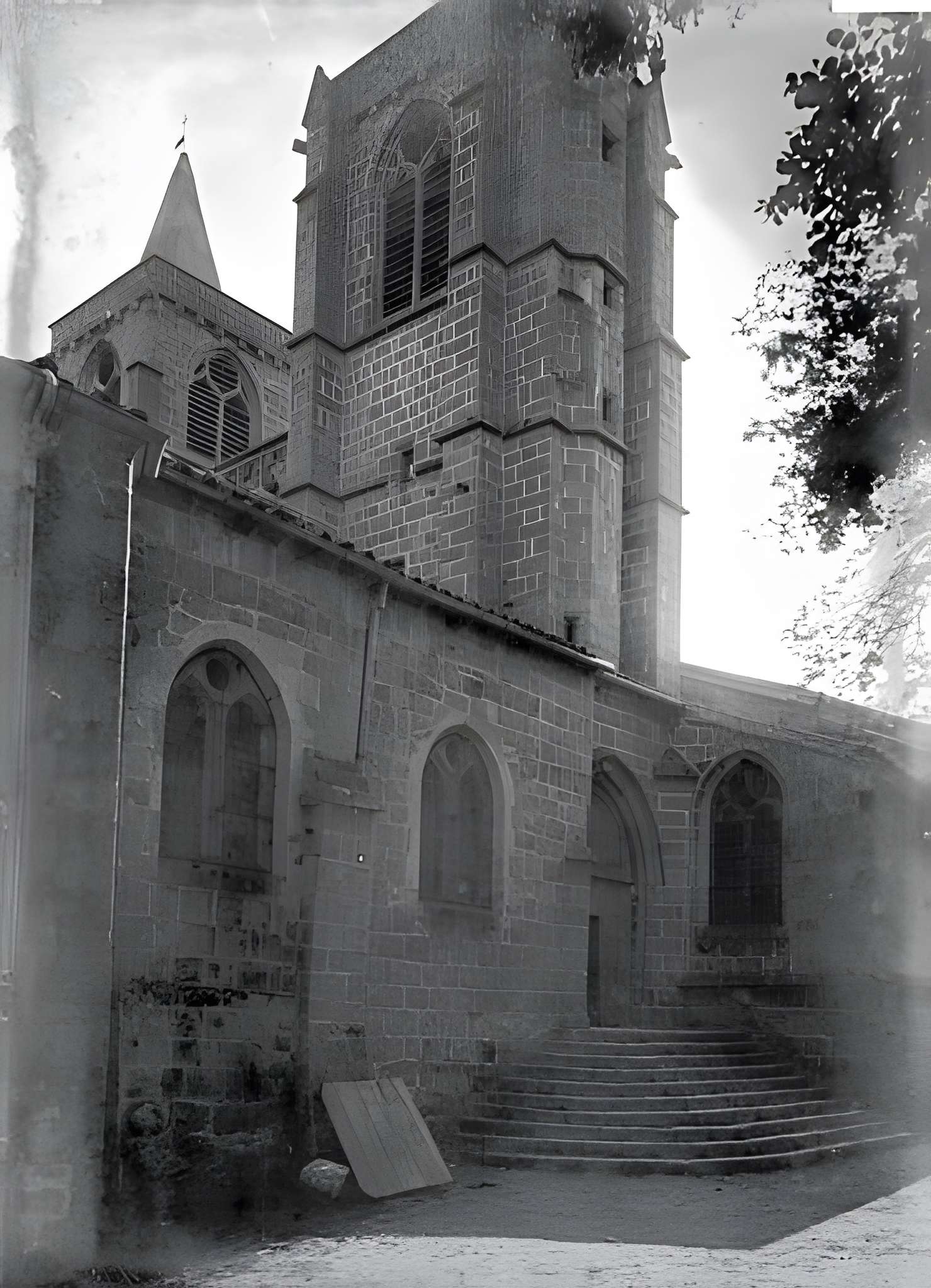 Collégiale Saint-Bonnet de Saint-Bonnet-le-Château