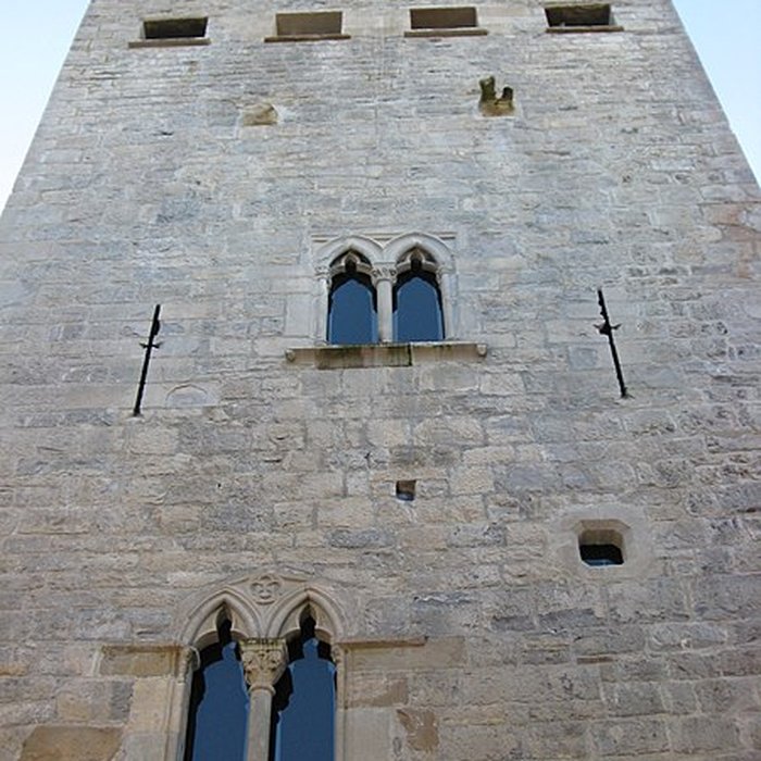 Photo de Tour de Grède à Oloron-Sainte-Marie