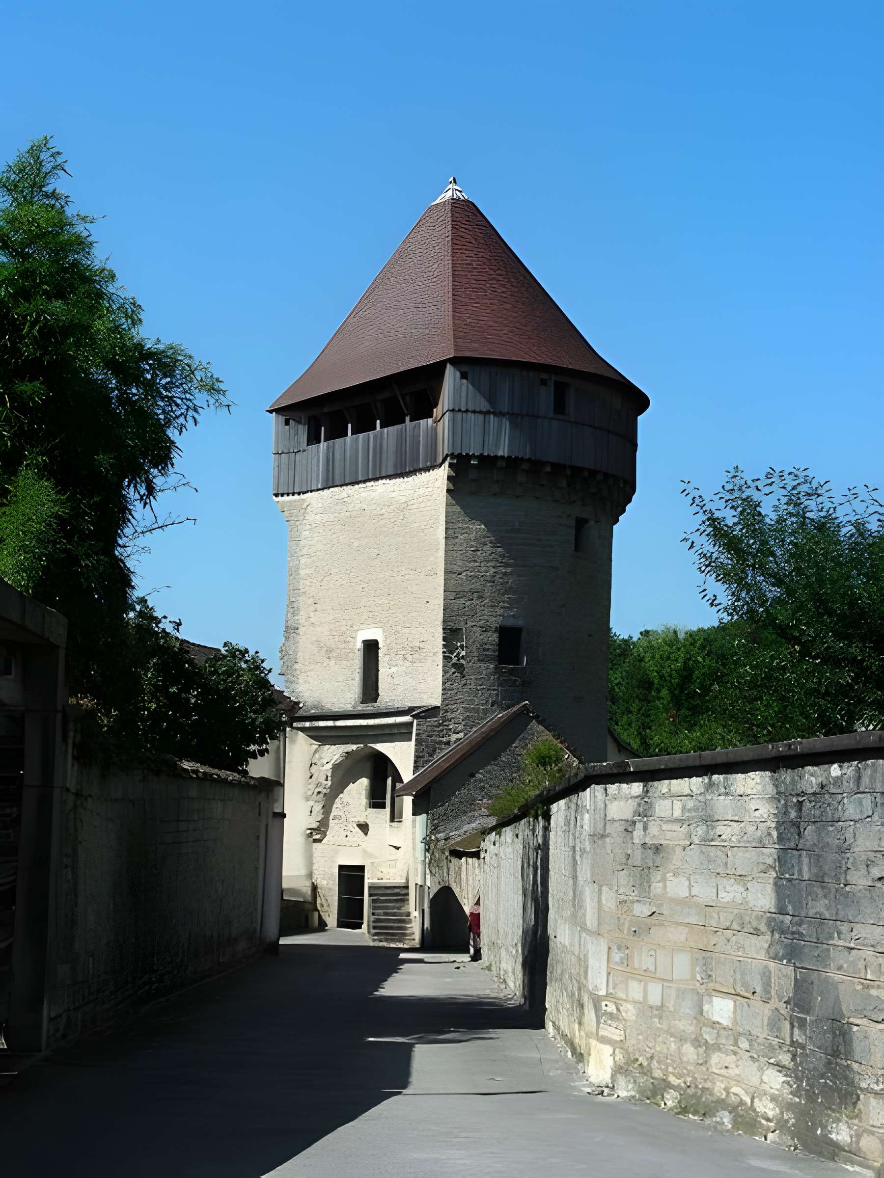 Tour de la Sergenterie de Poligny 