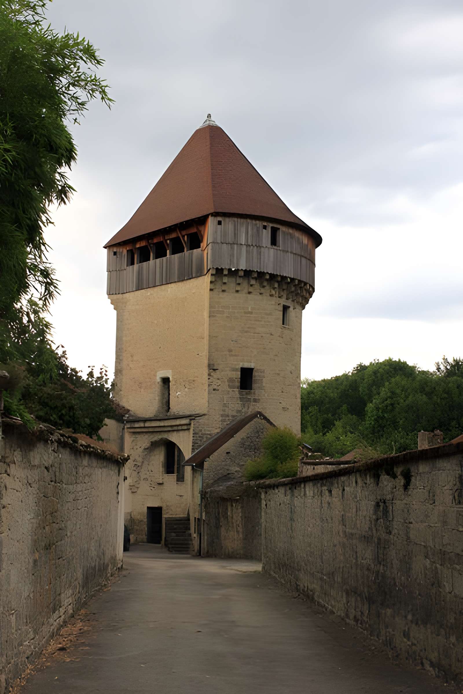 Tour de la Sergenterie de Poligny