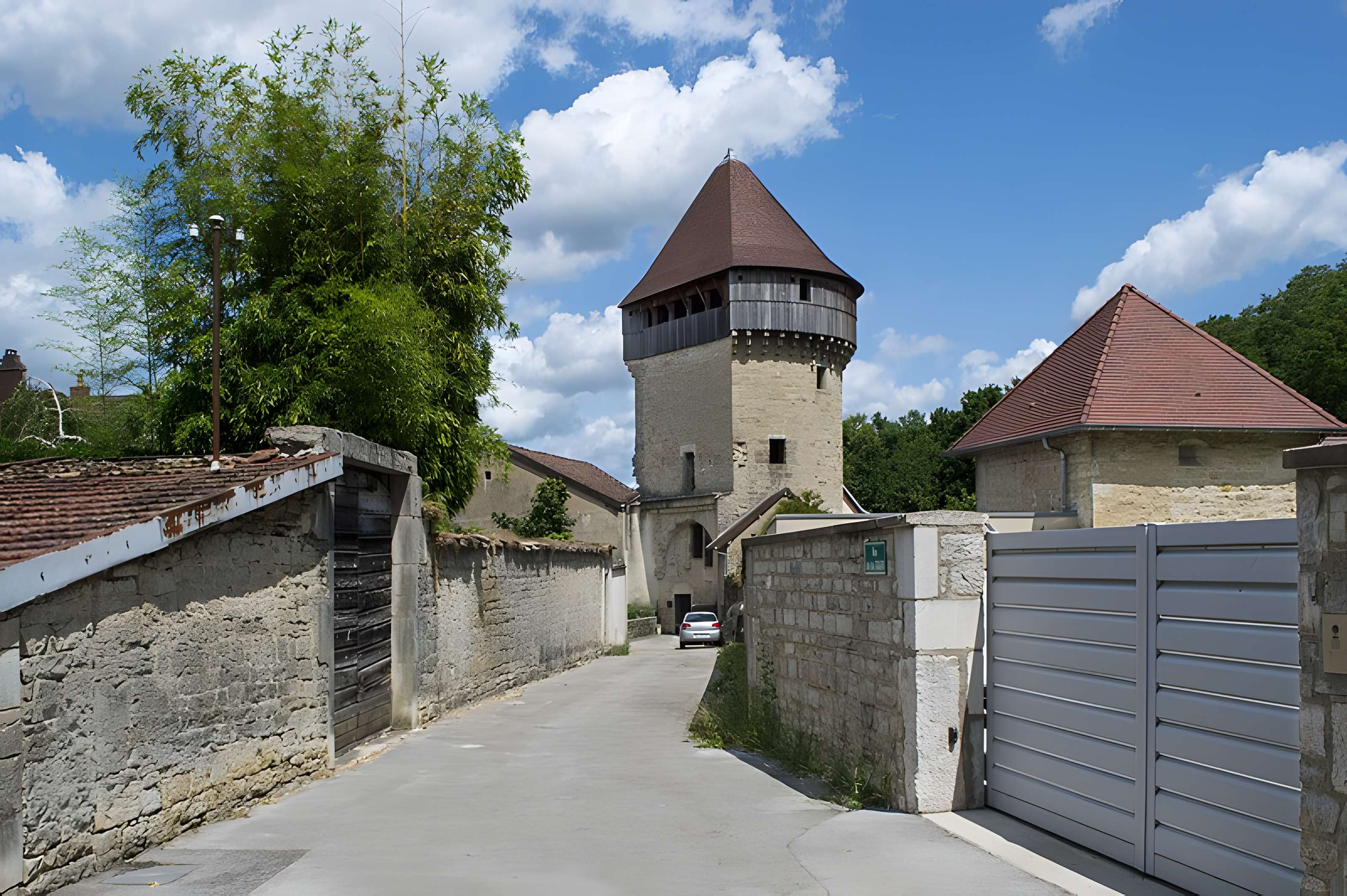 Tour de la Sergenterie de Poligny