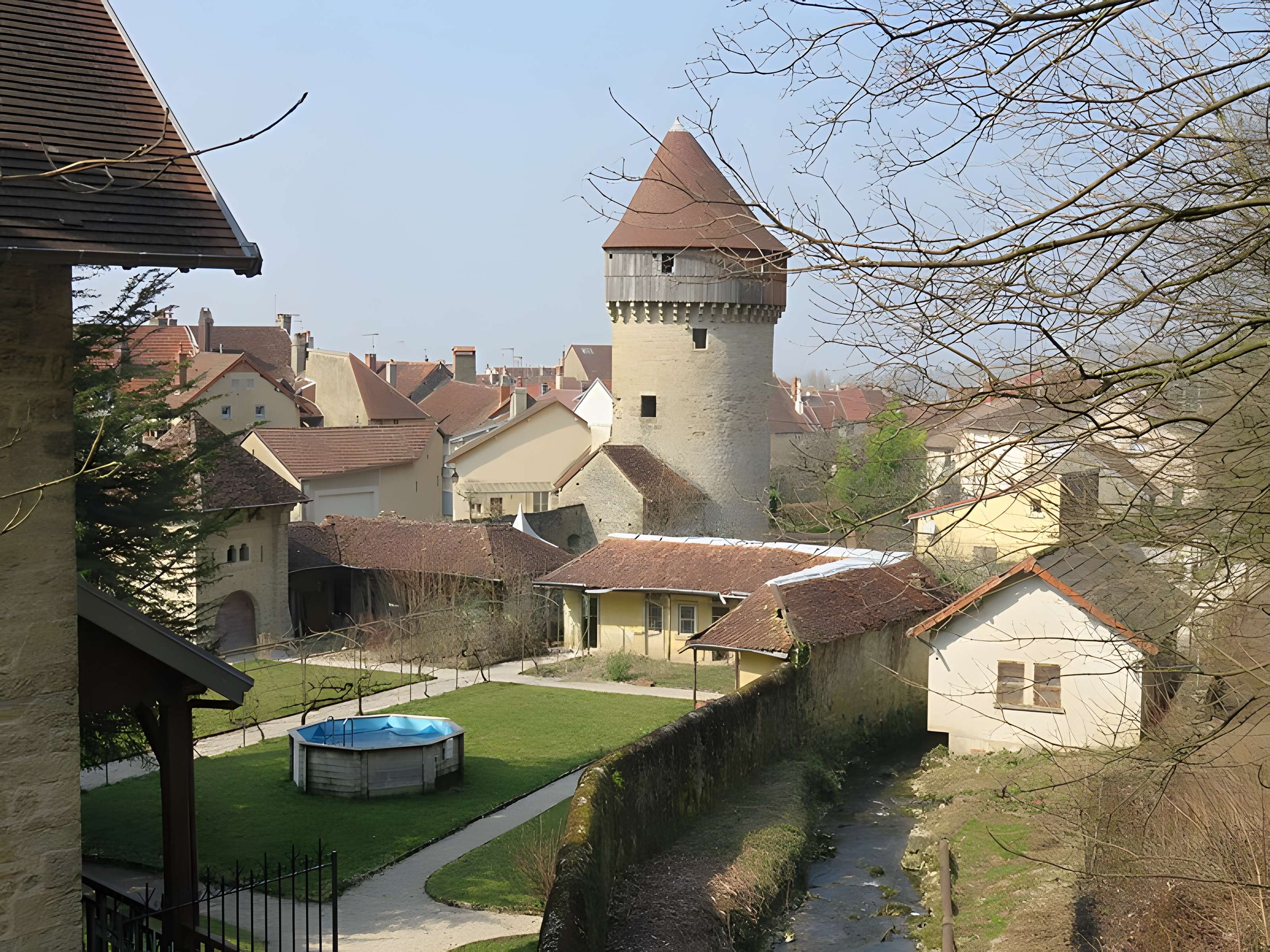 Tour de la Sergenterie de Poligny