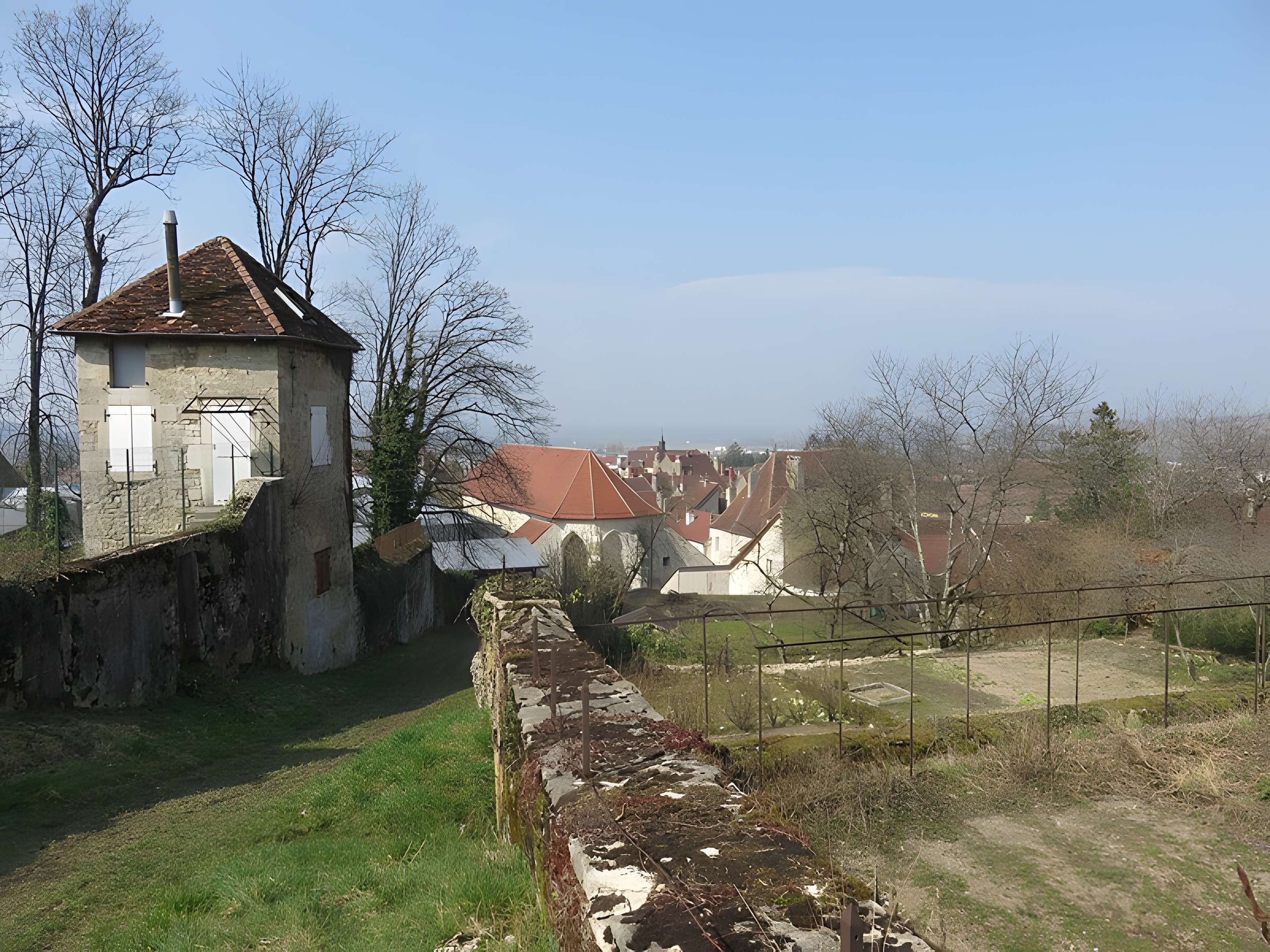 Tour de la Sergenterie de Poligny