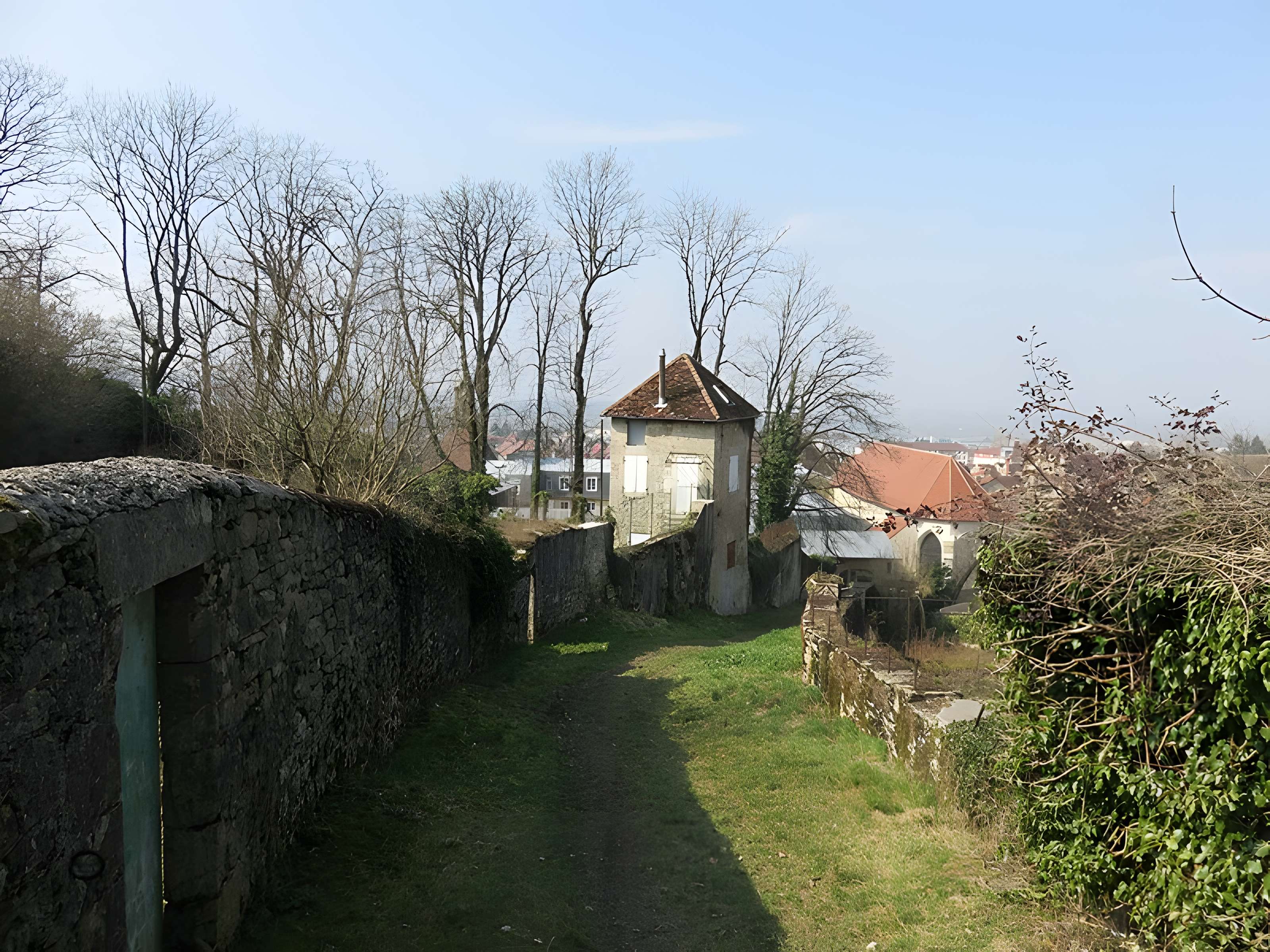 Tour de la Sergenterie de Poligny