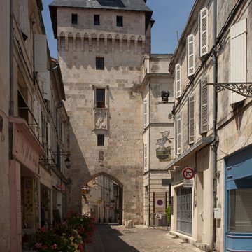 tour de l horloge de saint jean d angely