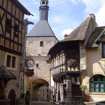 Tour du beffroi de Bourbon-Lancy
