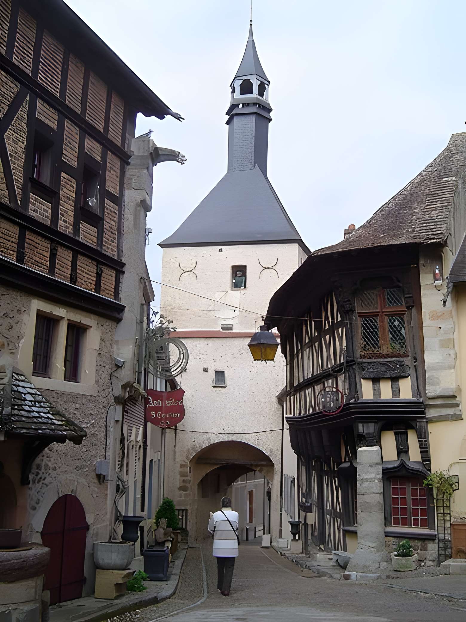 Tour du beffroi de Bourbon-Lancy 