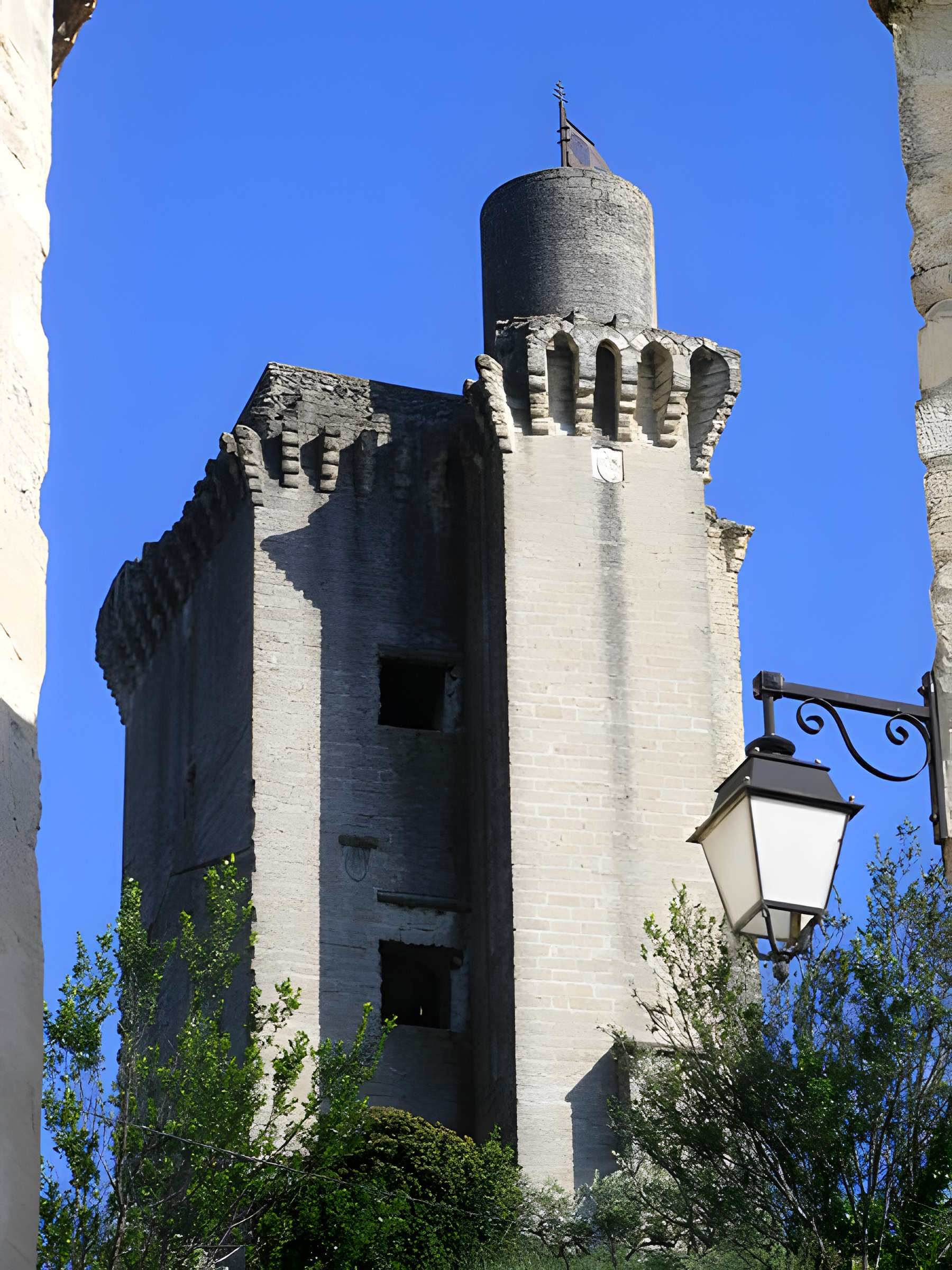 Tour du Cardinal Grimaldi de Barbentane