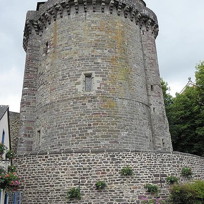 Photo de Tour du château ou ancien donjon ancienne prison