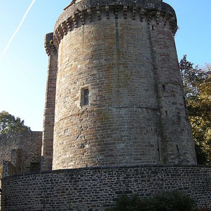 Photo de Tour du château ou ancien donjon ancienne prison