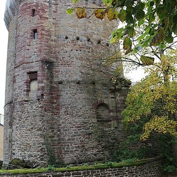 Tour du château ou ancien donjon ancienne prison