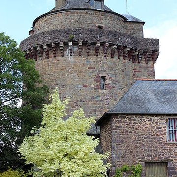Tour du château ou ancien donjon ancienne prison