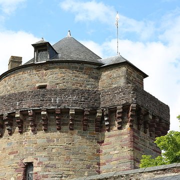 Tour du château ou ancien donjon ancienne prison