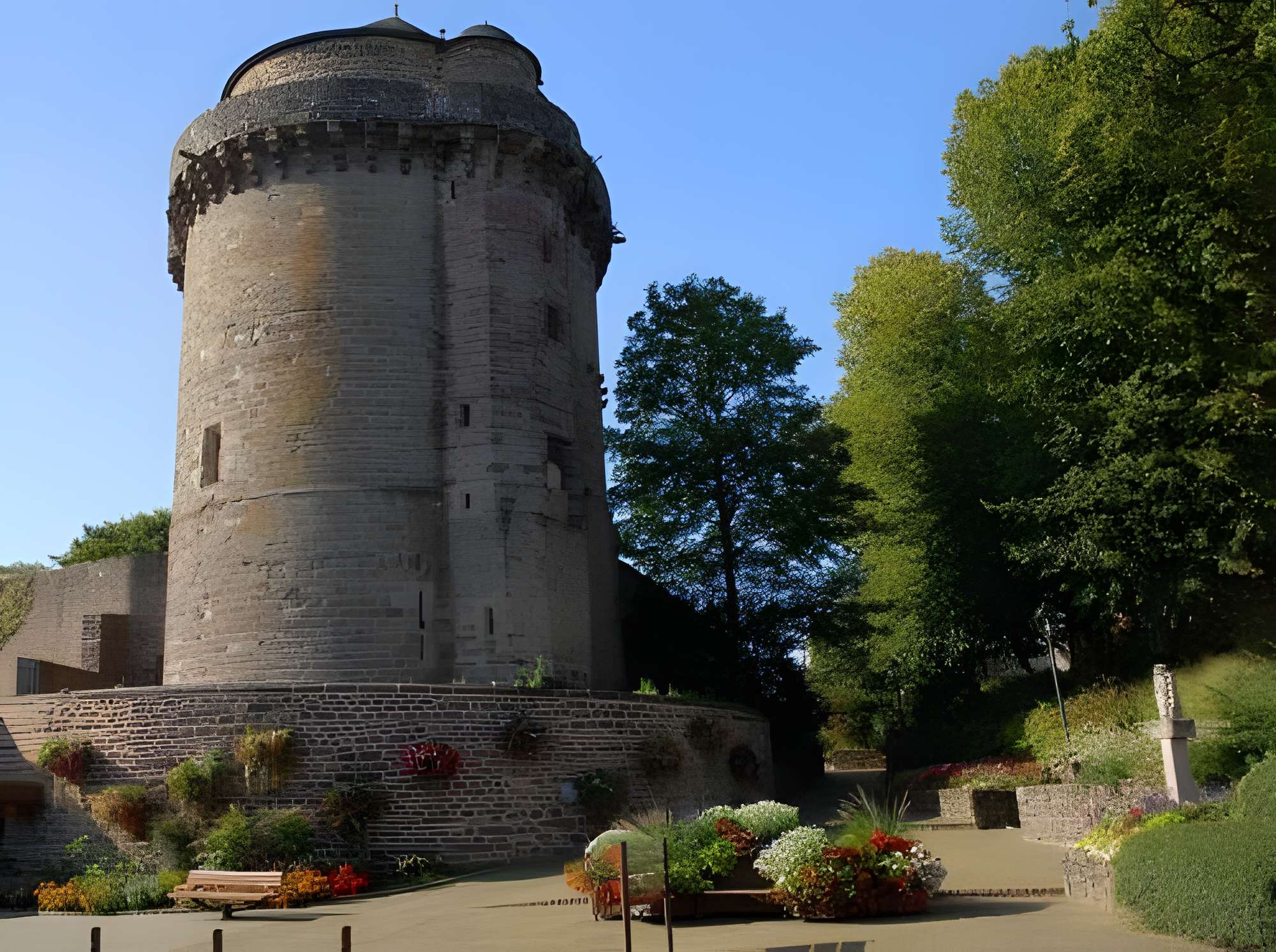 Tour du Papegault de Montfort 