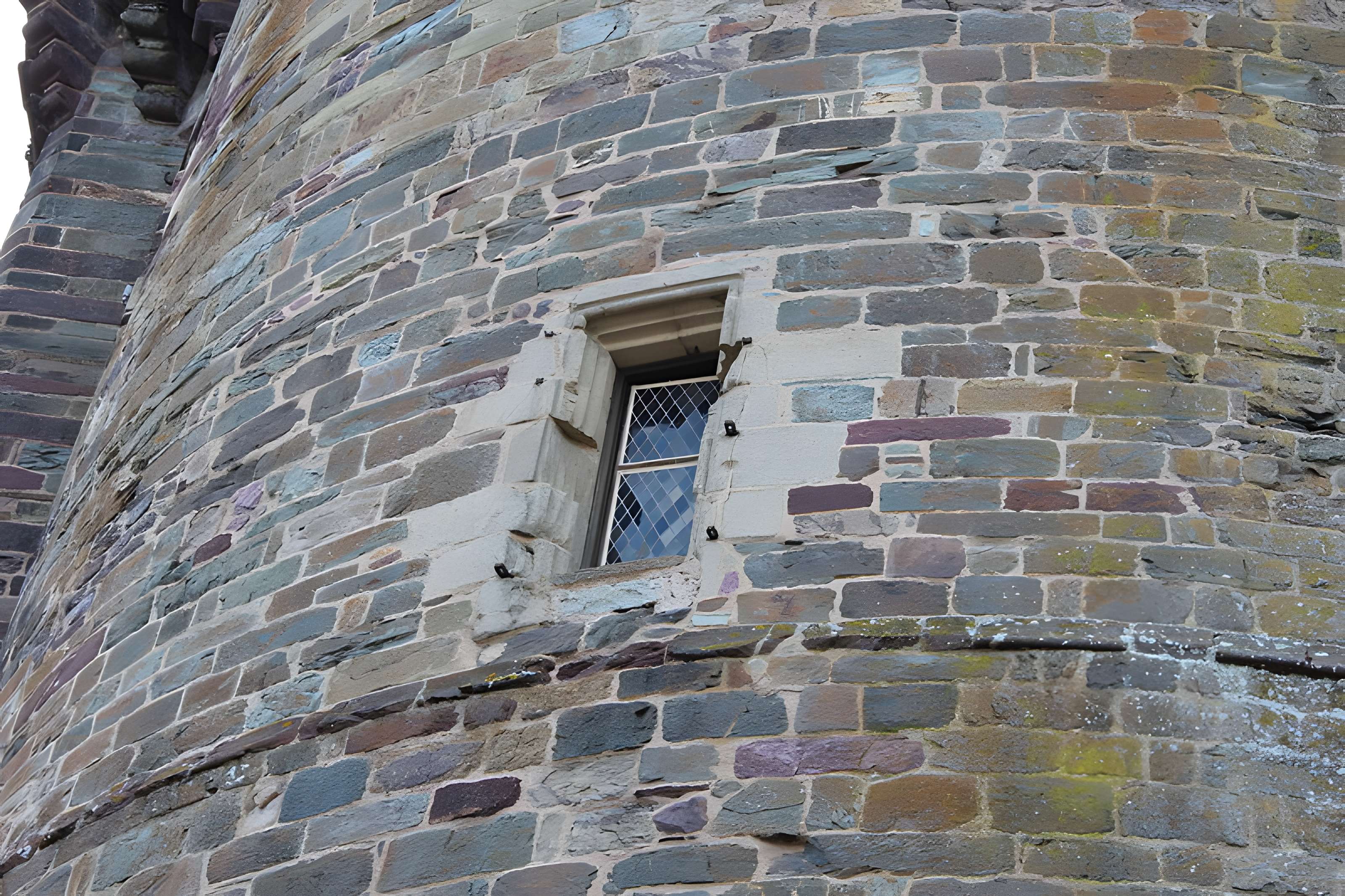 Tour du château ou ancien donjon (ancienne prison)