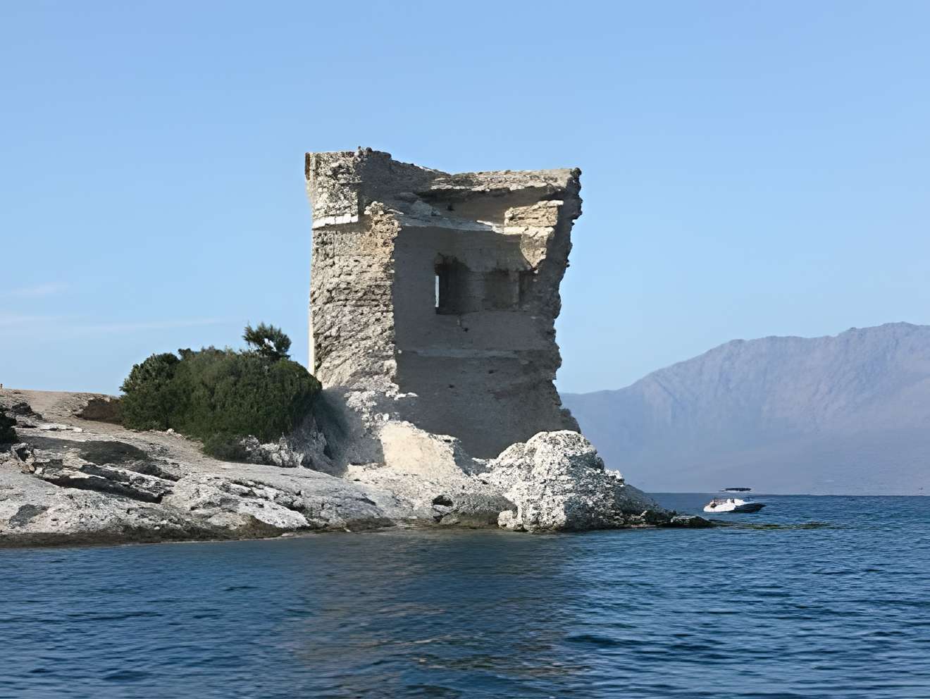 Tour génoise de la Mortella 