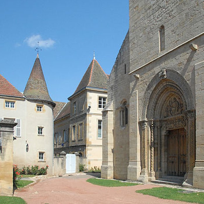 Photo de Collégiale Saint-Hilaire de Semur-en-Brionnais