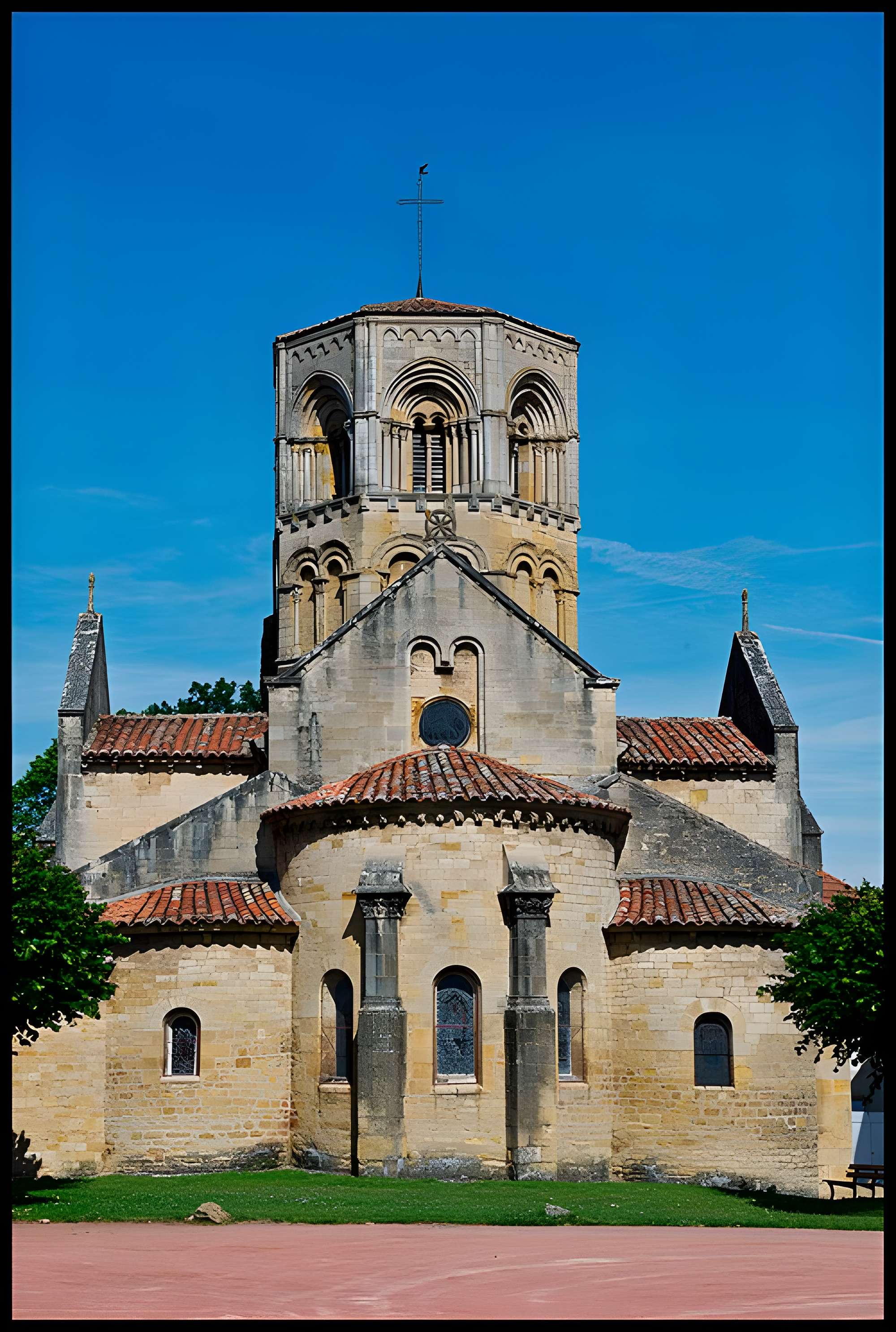 Collégiale Saint-Hilaire de Semur-en-Brionnais