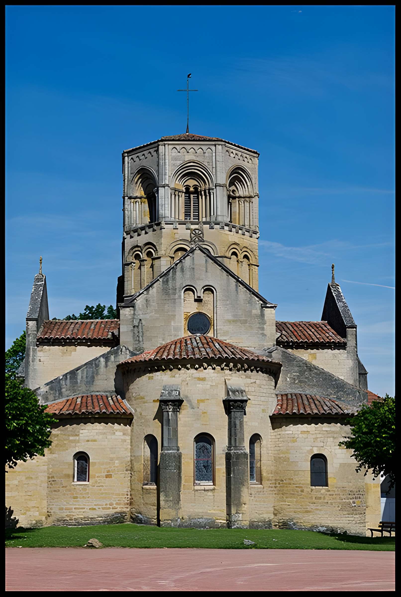 Collégiale Saint-Hilaire de Semur-en-Brionnais