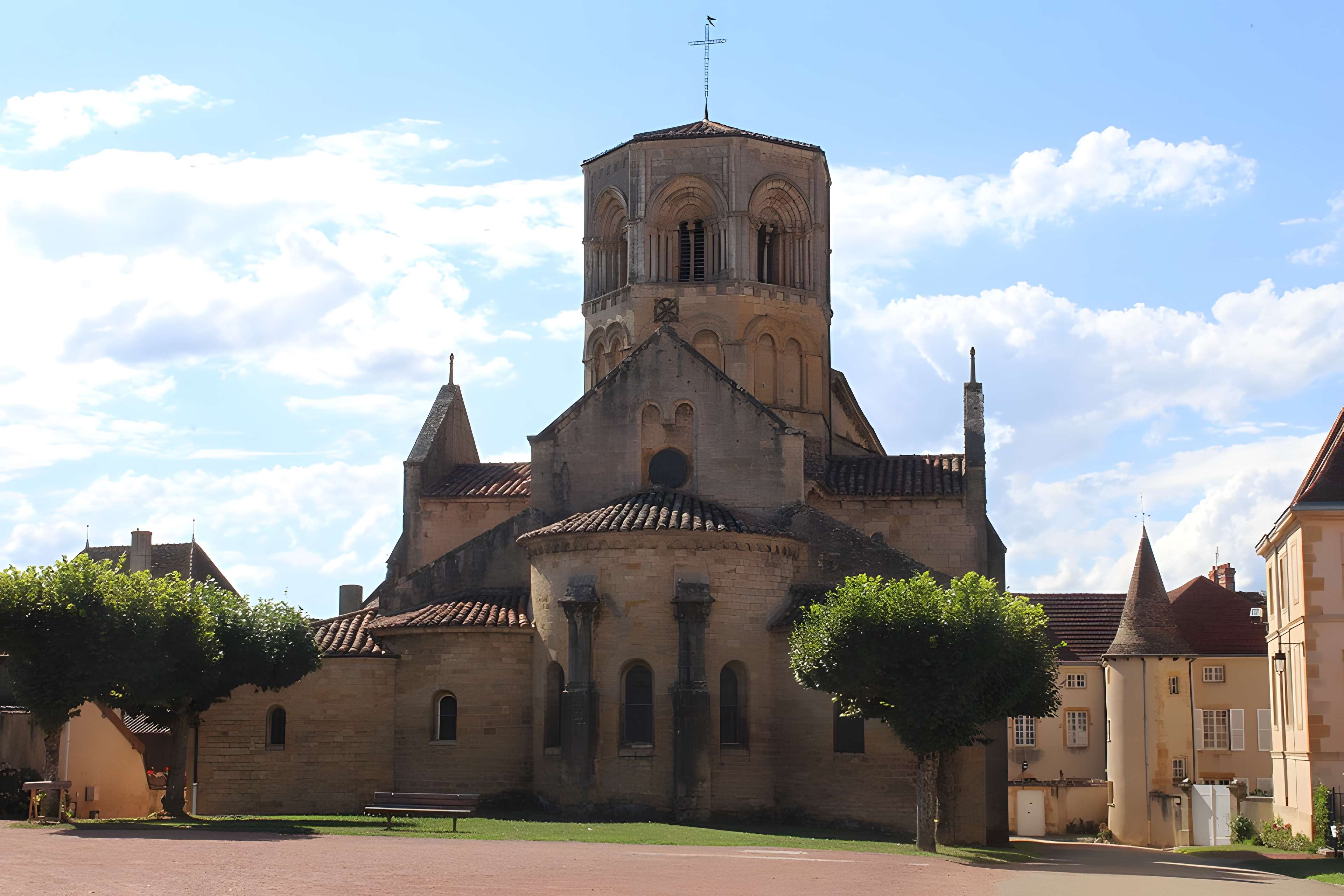 Collégiale Saint-Hilaire de Semur-en-Brionnais