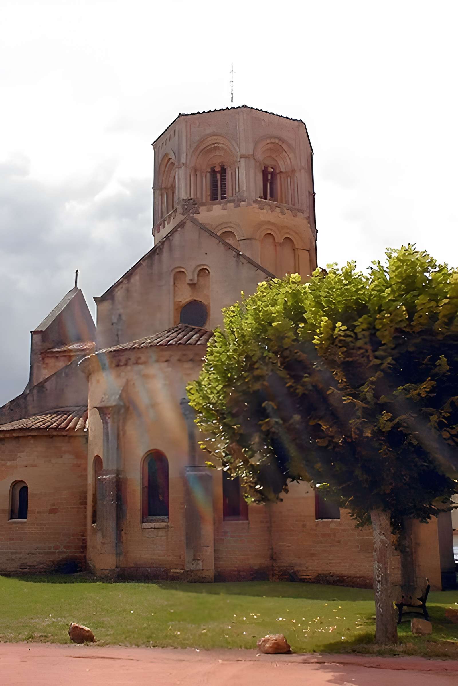 Collégiale Saint-Hilaire de Semur-en-Brionnais