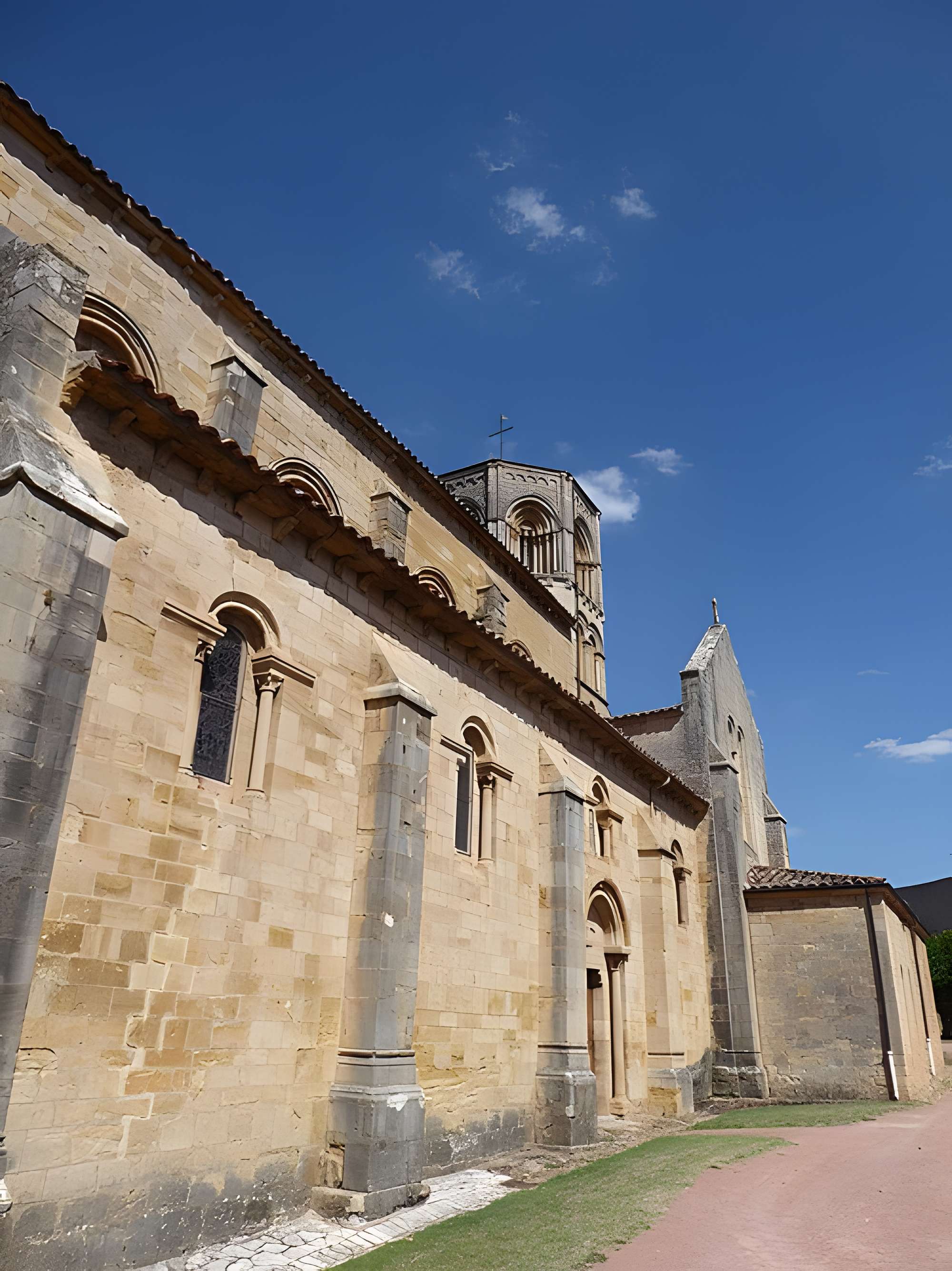Collégiale Saint-Hilaire de Semur-en-Brionnais