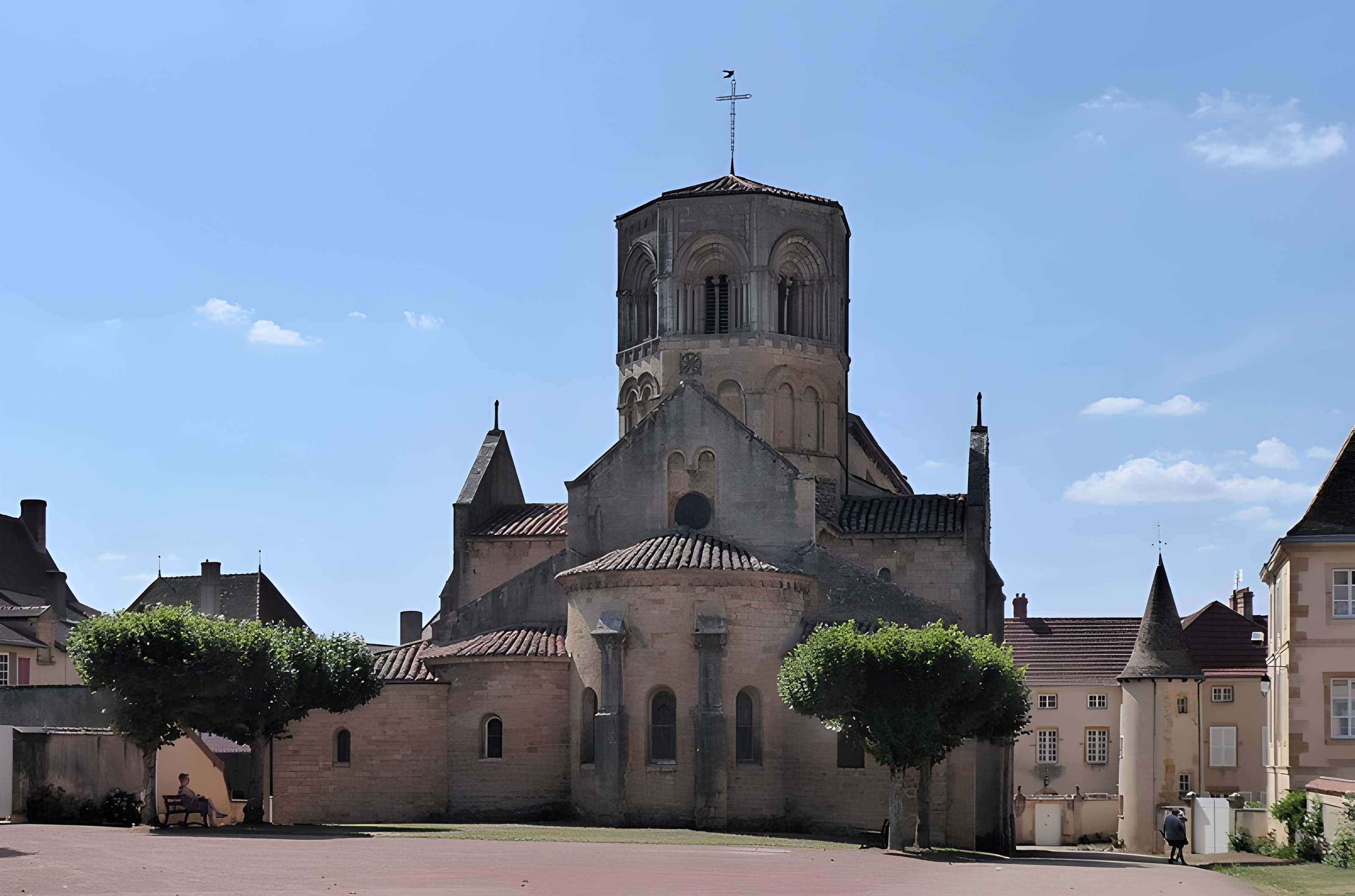Collégiale Saint-Hilaire de Semur-en-Brionnais