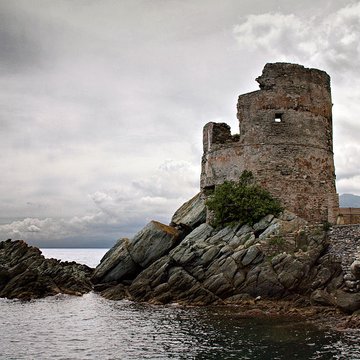 Tour génoise dErbalunga