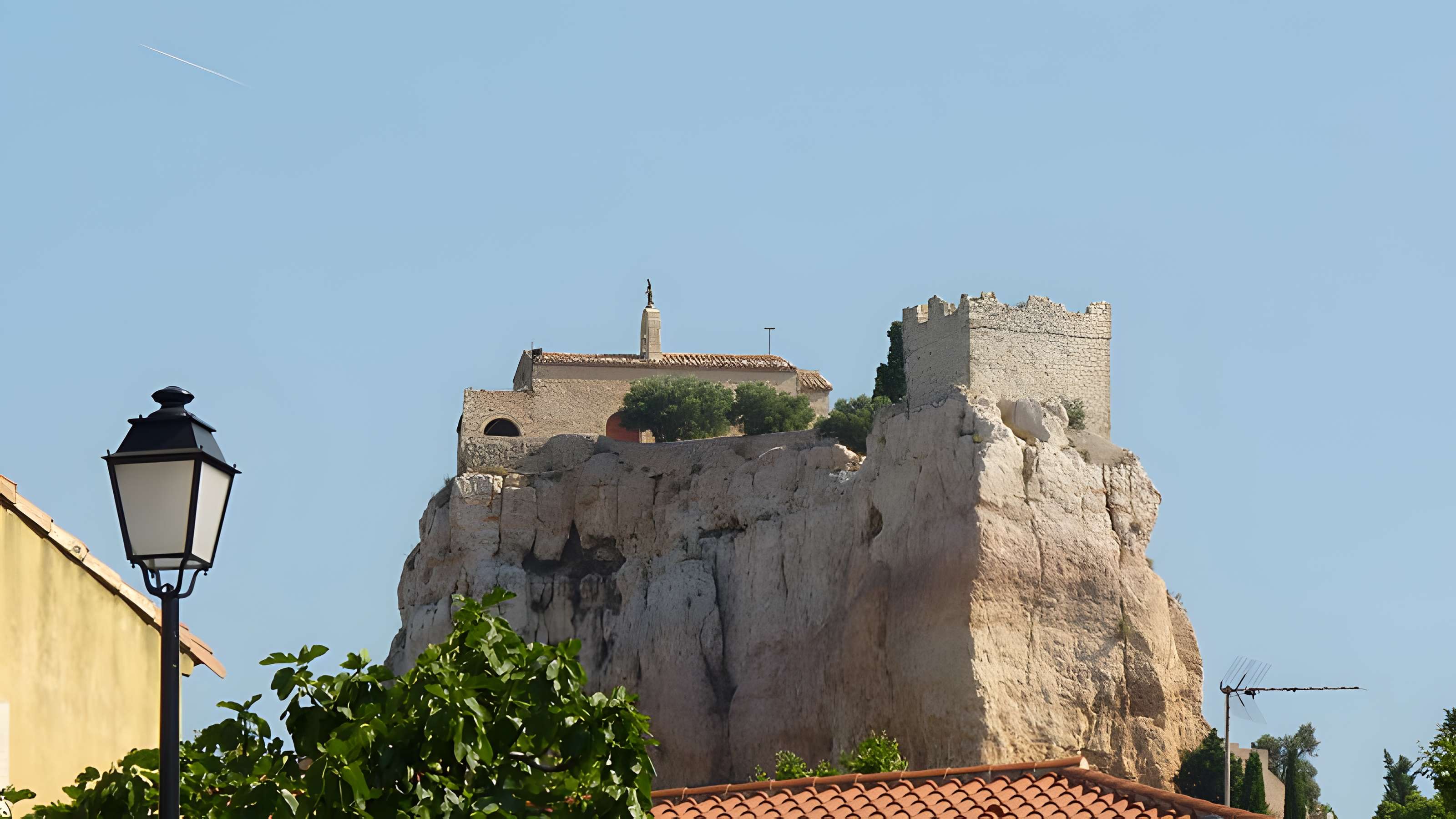Tour sarrasine de Vitrolles