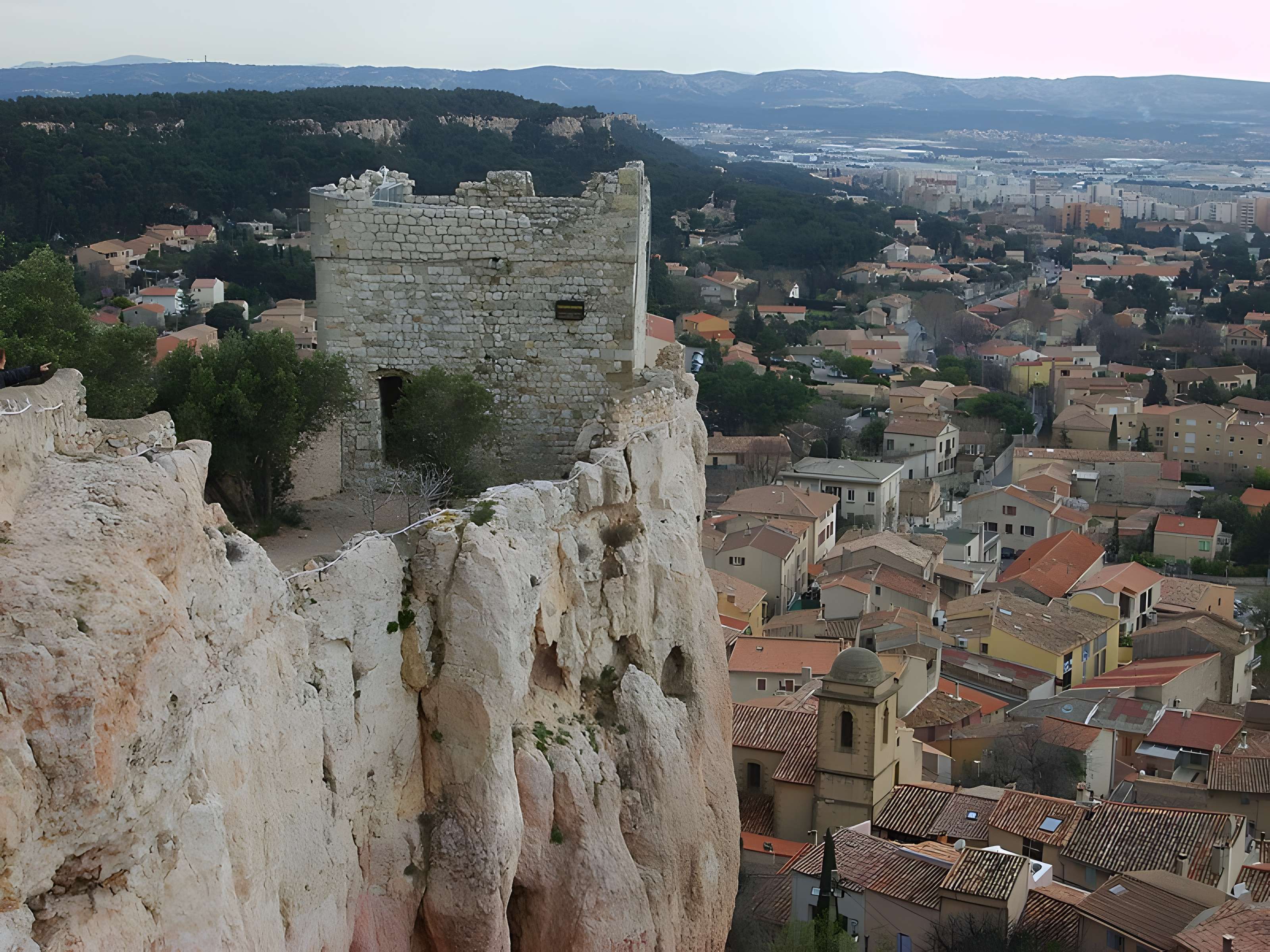 Tour sarrasine de Vitrolles