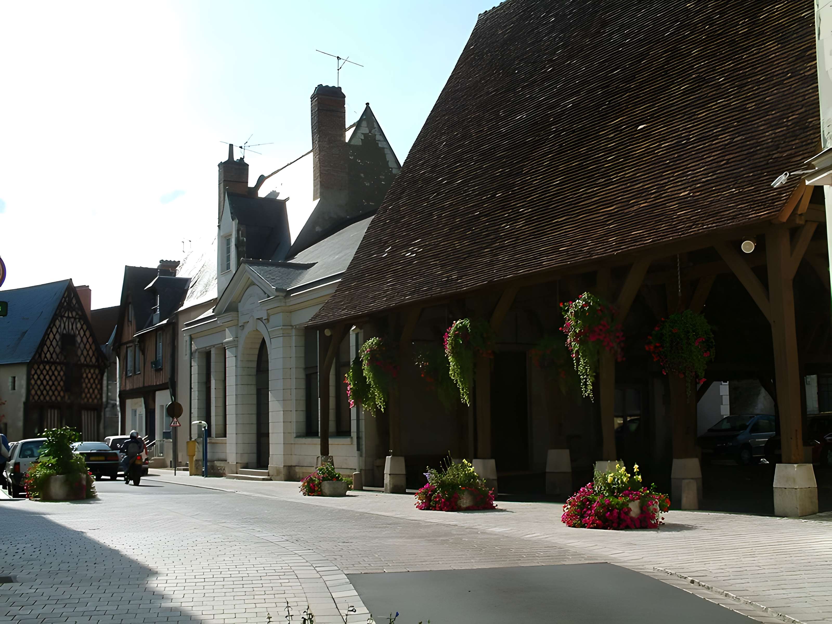 Vieille halle de Luynes