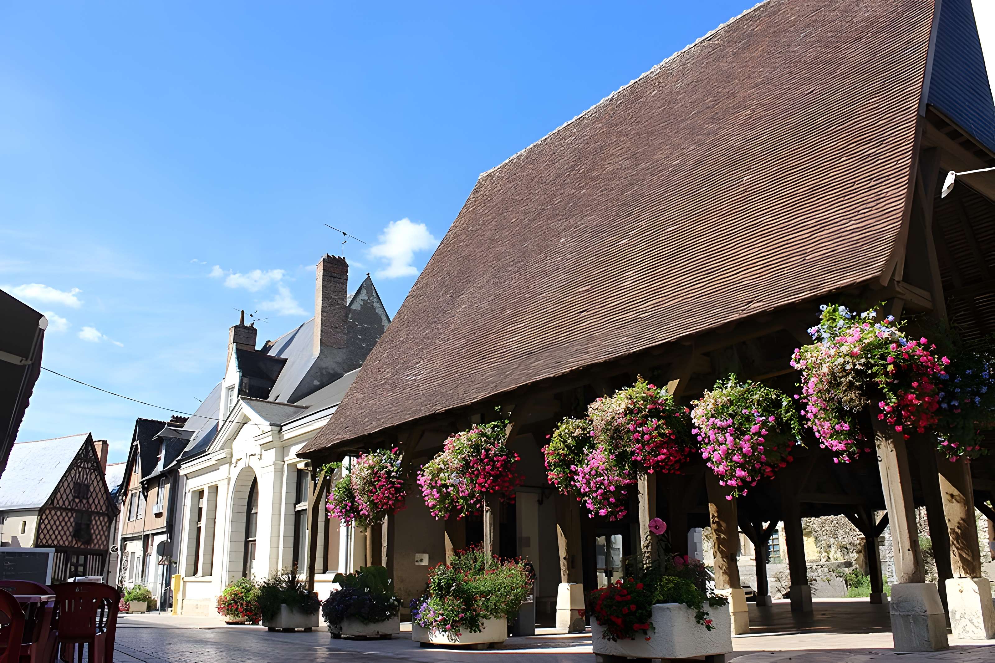 Vieille halle de Luynes
