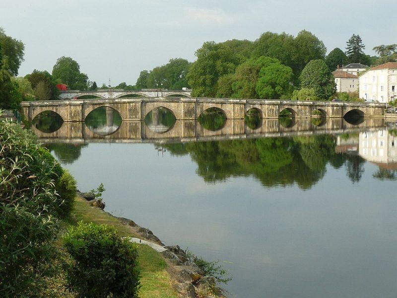 Photo de Vieux Pont de Confolens