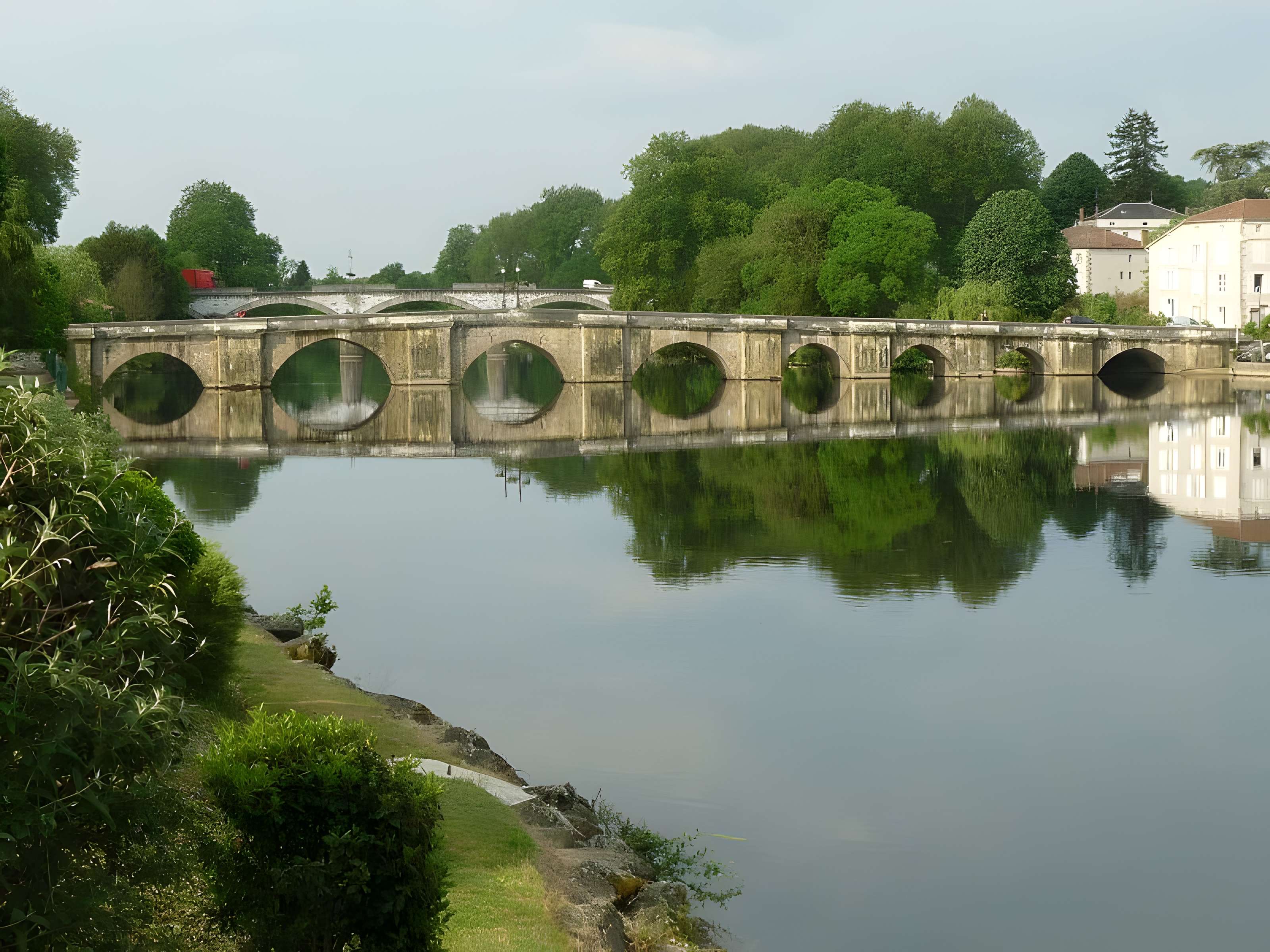 Vieux Pont de Confolens 