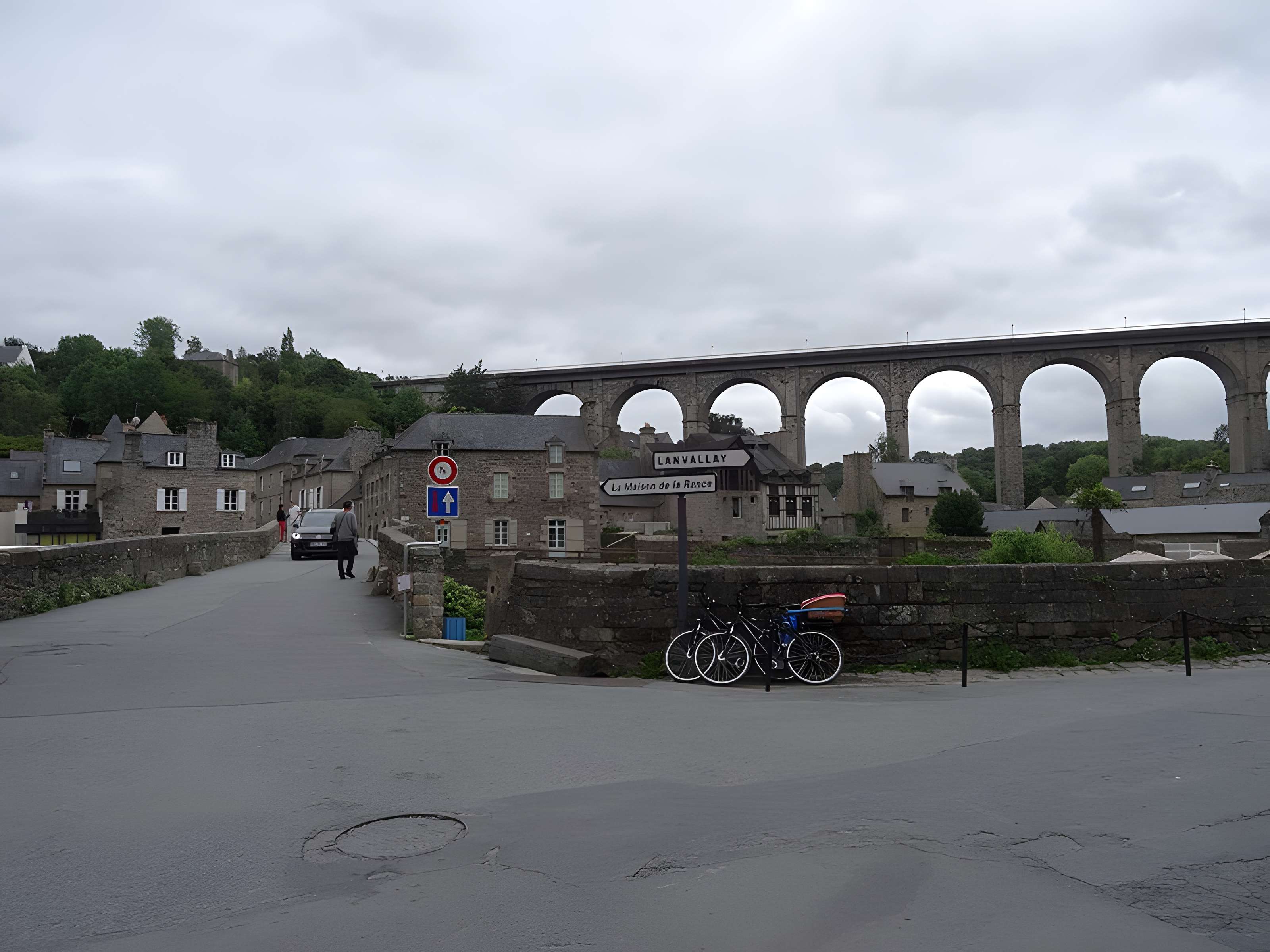 Vieux pont de Dinan