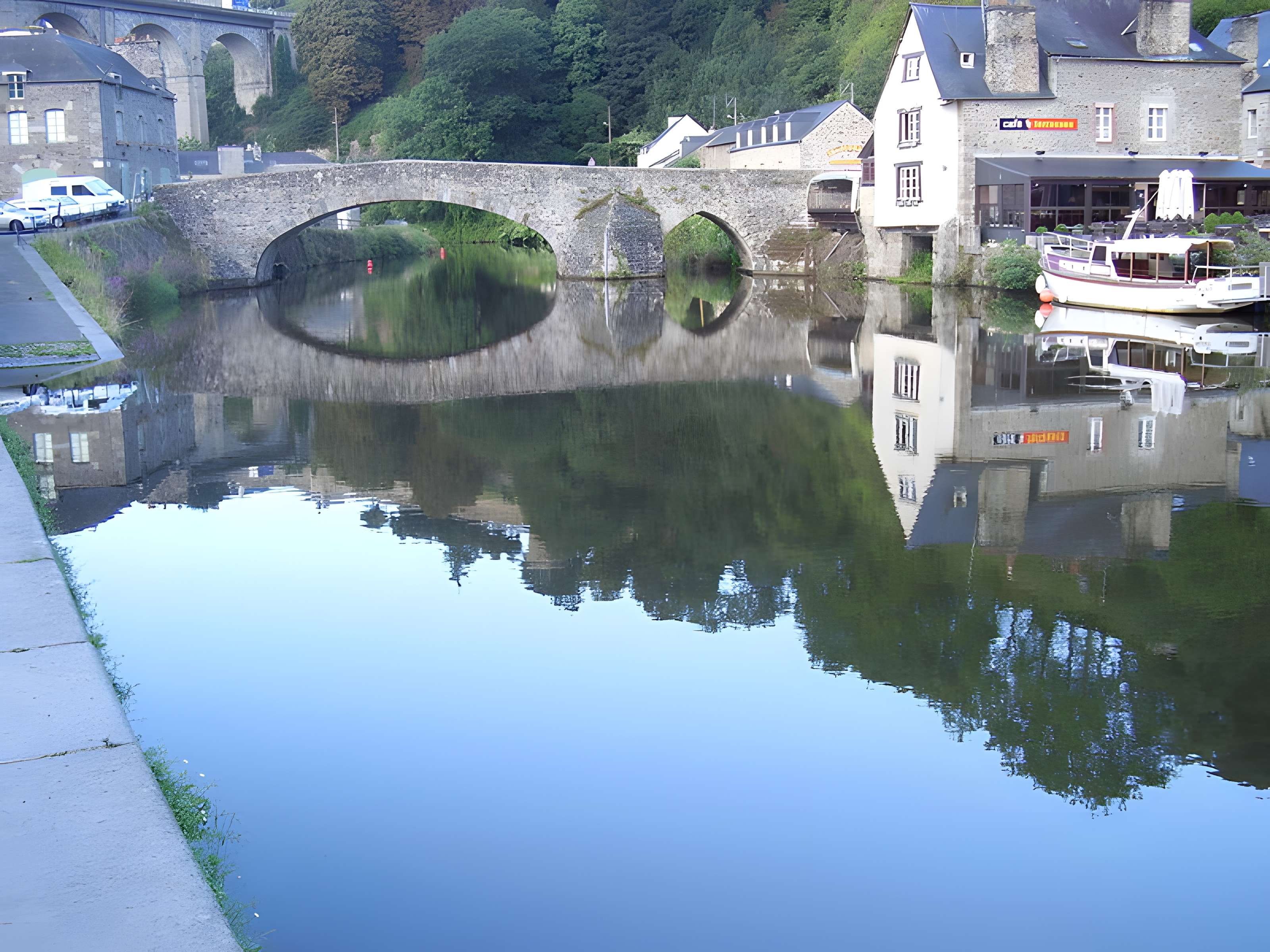 Vieux pont de Dinan